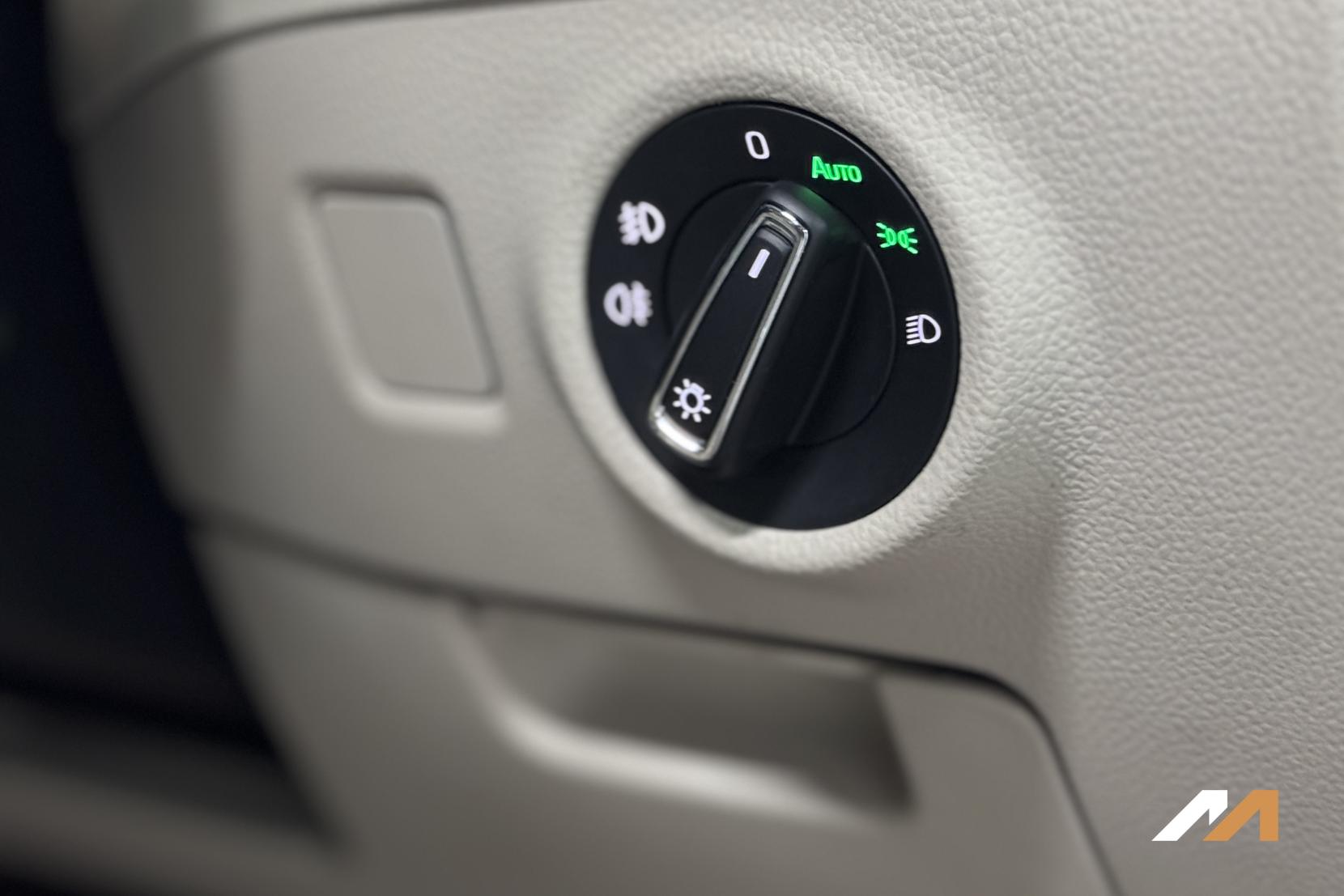 Skoda Superb 2.0 TDI SE L Executive Hatchback 5dr Diesel DSG Euro 6 (s/s) (150 ps)