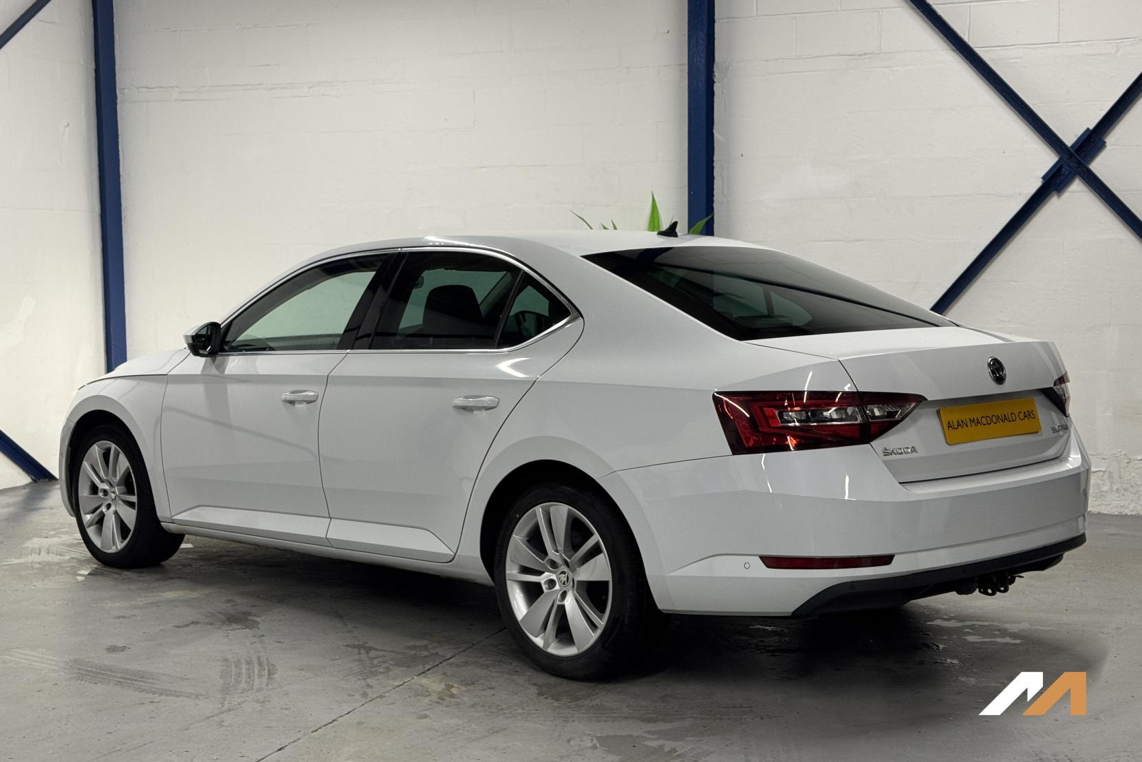 Skoda Superb 2.0 TDI SE L Executive Hatchback 5dr Diesel DSG Euro 6 (s/s) (150 ps)