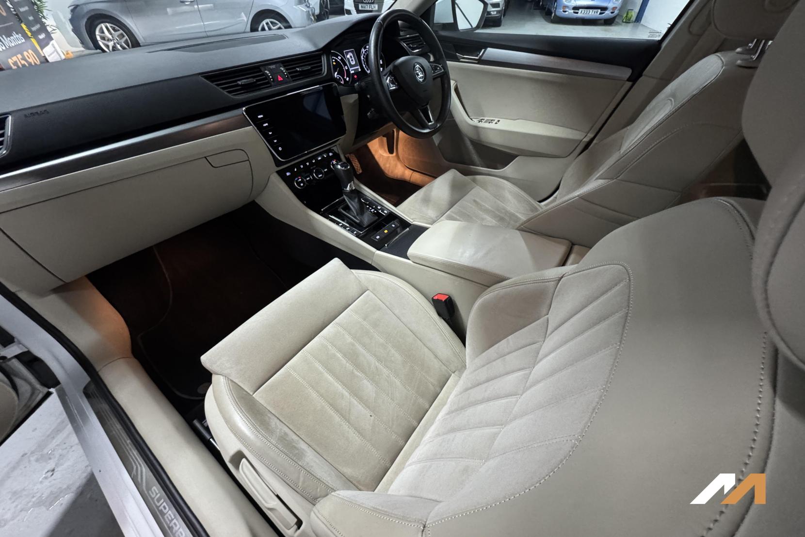 Skoda Superb 2.0 TDI SE L Executive Hatchback 5dr Diesel DSG Euro 6 (s/s) (150 ps)