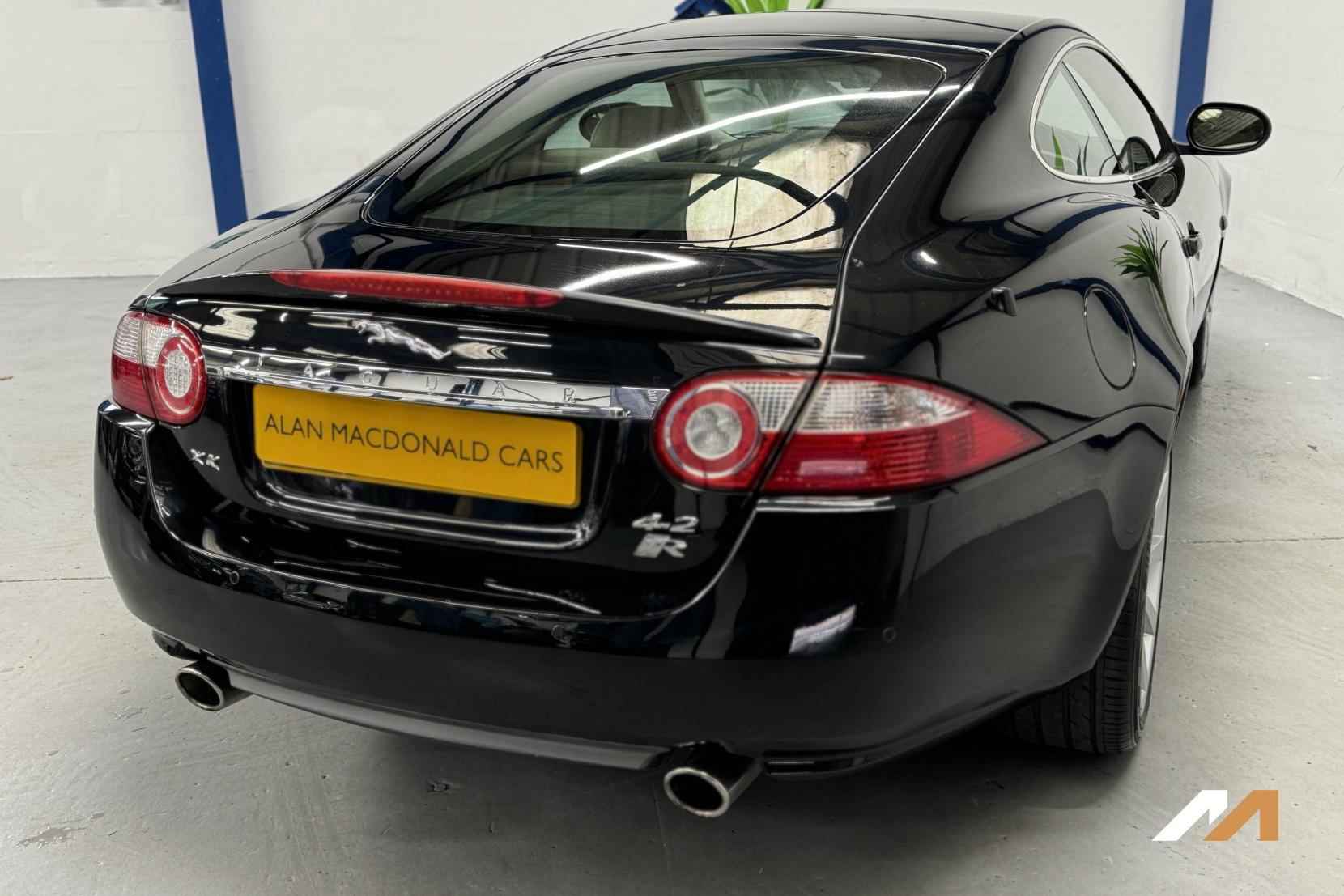 Jaguar XK 4.2 V8 Coupe 2dr Petrol Auto Euro 4 (300 ps)