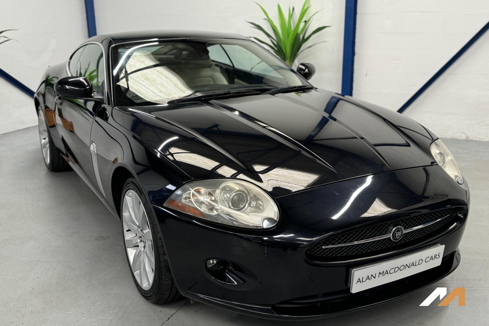 Jaguar XK 4.2 V8 Coupe 2dr Petrol Auto Euro 4 (300 ps)