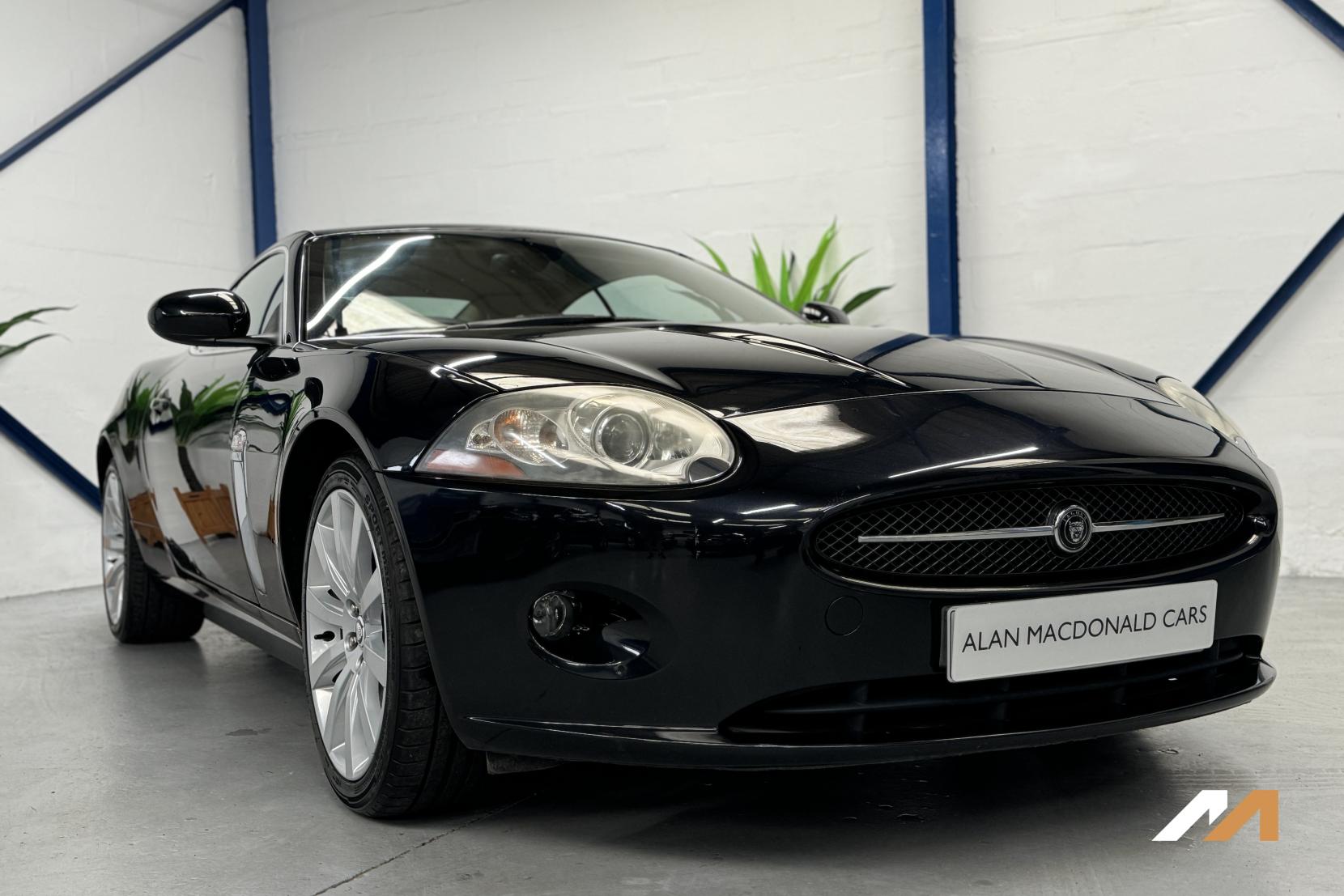 Jaguar XK 4.2 V8 Coupe 2dr Petrol Auto Euro 4 (300 ps)