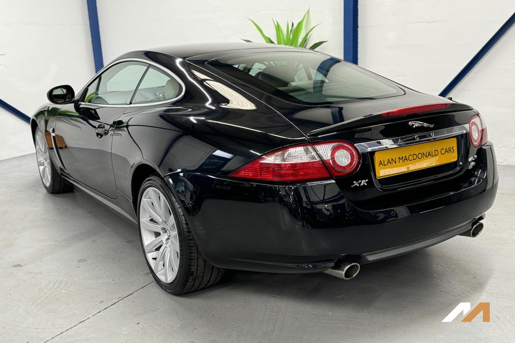 Jaguar XK 4.2 V8 Coupe 2dr Petrol Auto Euro 4 (300 ps)