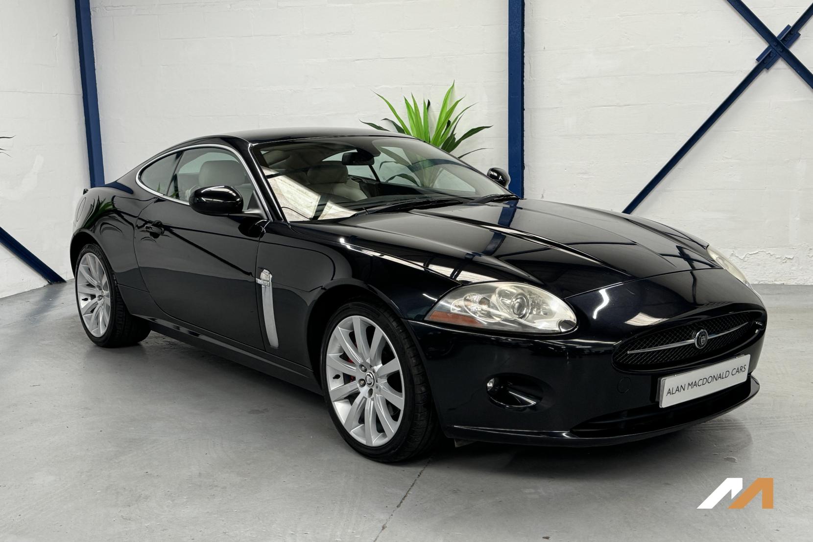 Jaguar XK 4.2 V8 Coupe 2dr Petrol Auto Euro 4 (300 ps)