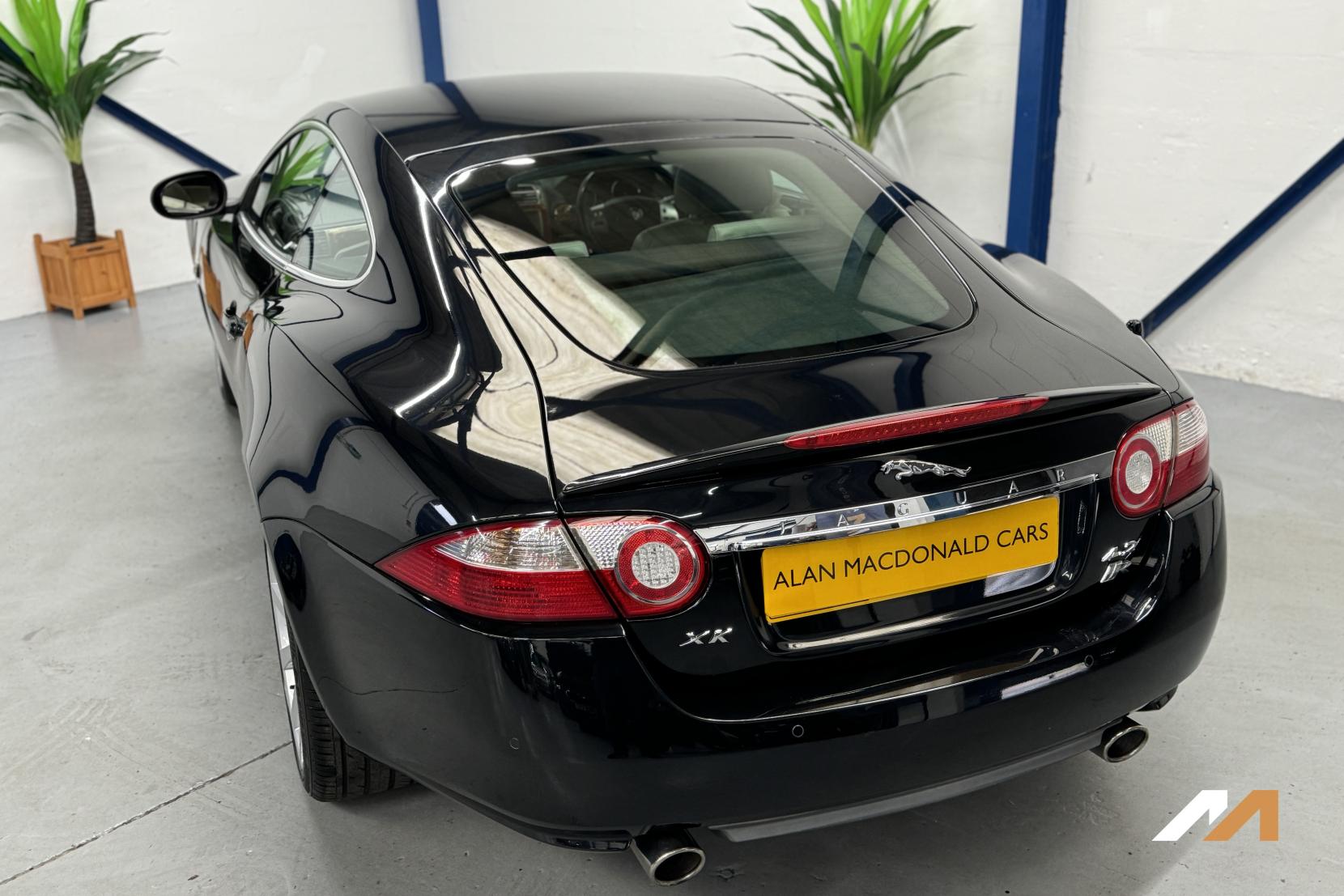 Jaguar XK 4.2 V8 Coupe 2dr Petrol Auto Euro 4 (300 ps)