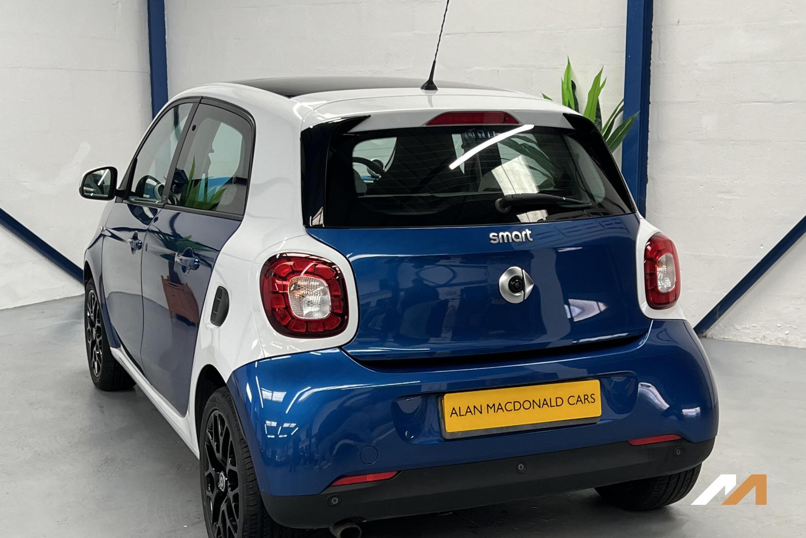 Smart forfour 0.9T Proxy (Premium Plus) Hatchback 5dr Petrol Twinamic Euro 6 (s/s) (90 ps)