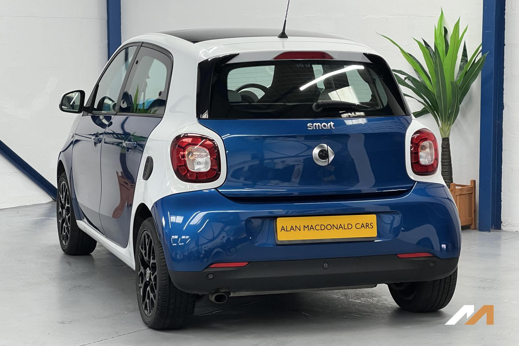 Smart forfour 0.9T Proxy (Premium Plus) Hatchback 5dr Petrol Twinamic Euro 6 (s/s) (90 ps)