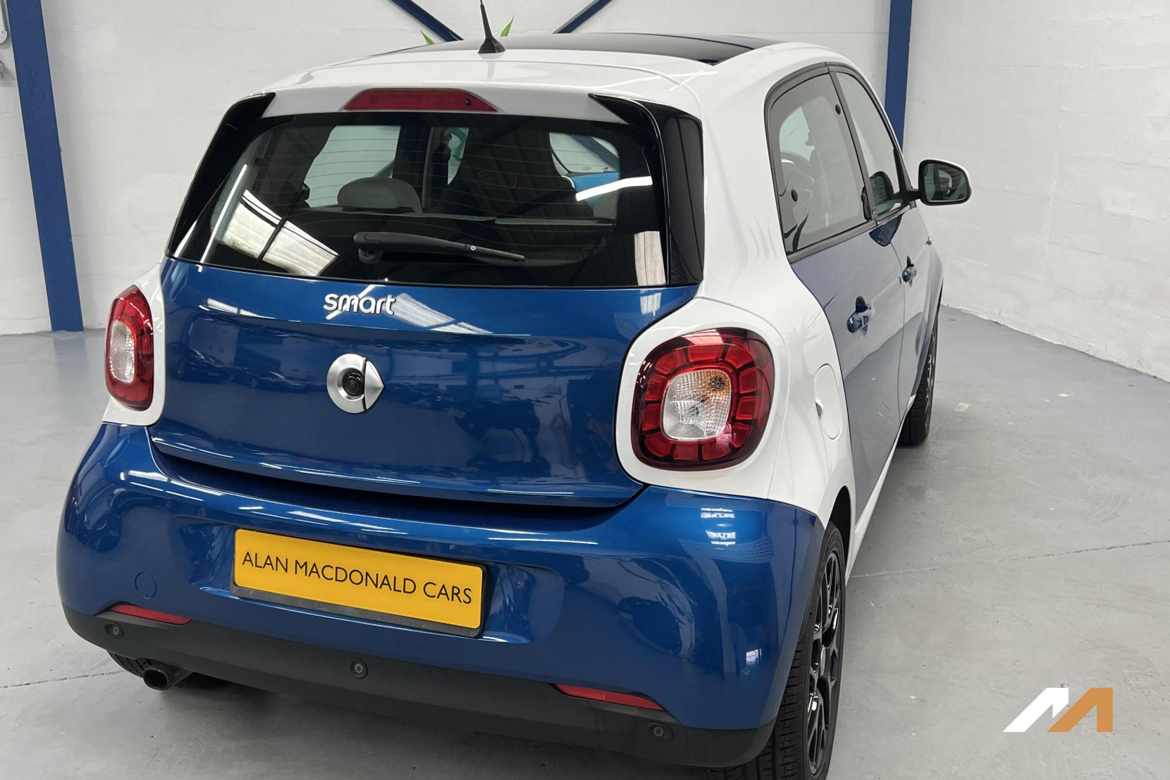 Smart forfour 0.9T Proxy (Premium Plus) Hatchback 5dr Petrol Twinamic Euro 6 (s/s) (90 ps)