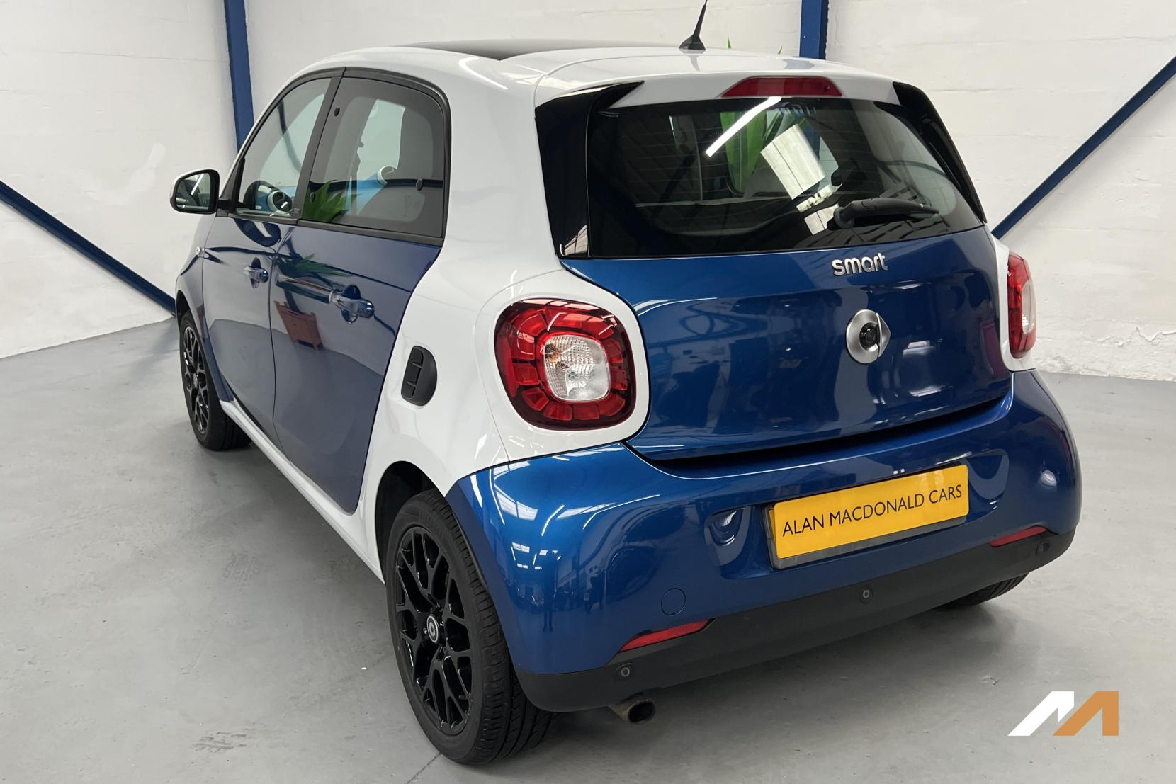 Smart forfour 0.9T Proxy (Premium Plus) Hatchback 5dr Petrol Twinamic Euro 6 (s/s) (90 ps)