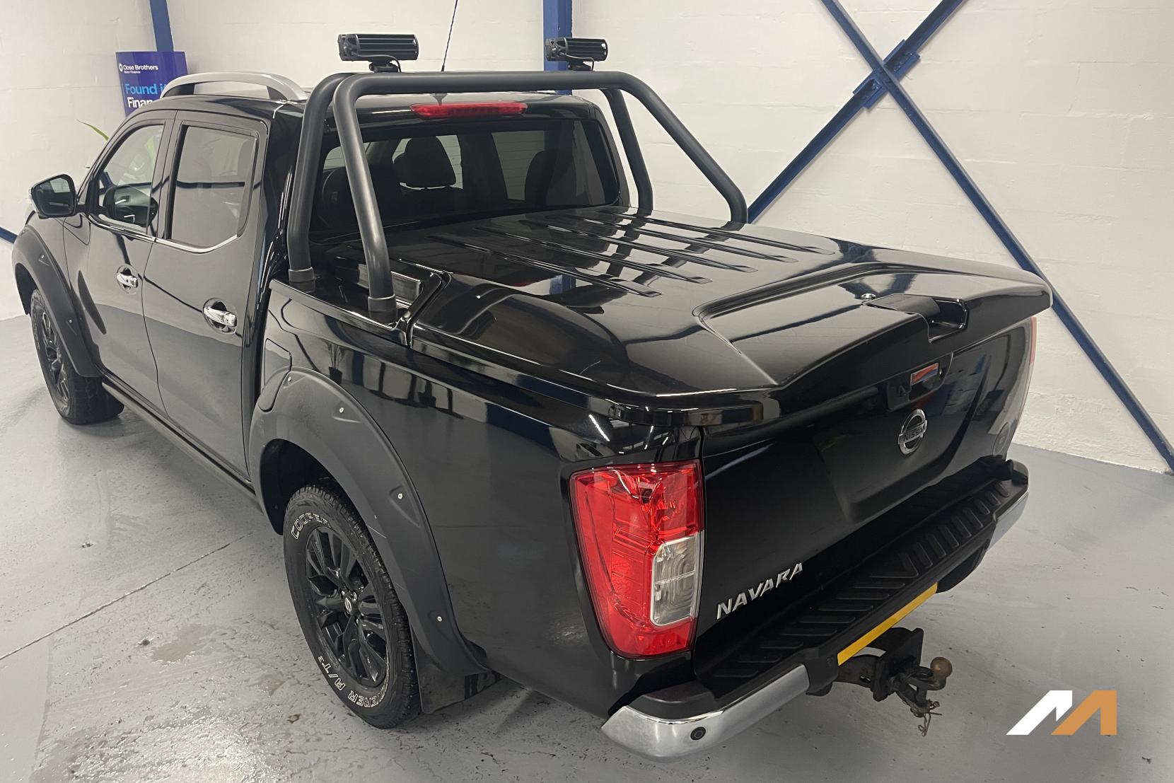 Nissan Navara 2.3 dCi Tekna Pickup 4dr Diesel Auto 4WD Euro 6 (190 ps)