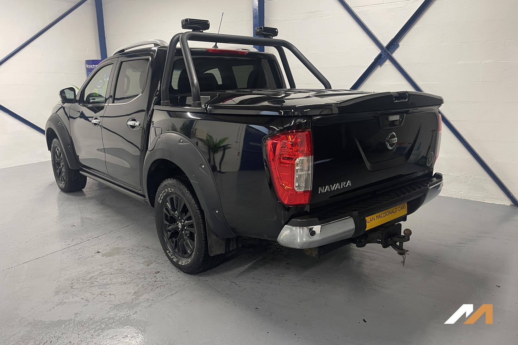 Nissan Navara 2.3 dCi Tekna Pickup 4dr Diesel Auto 4WD Euro 6 (190 ps)