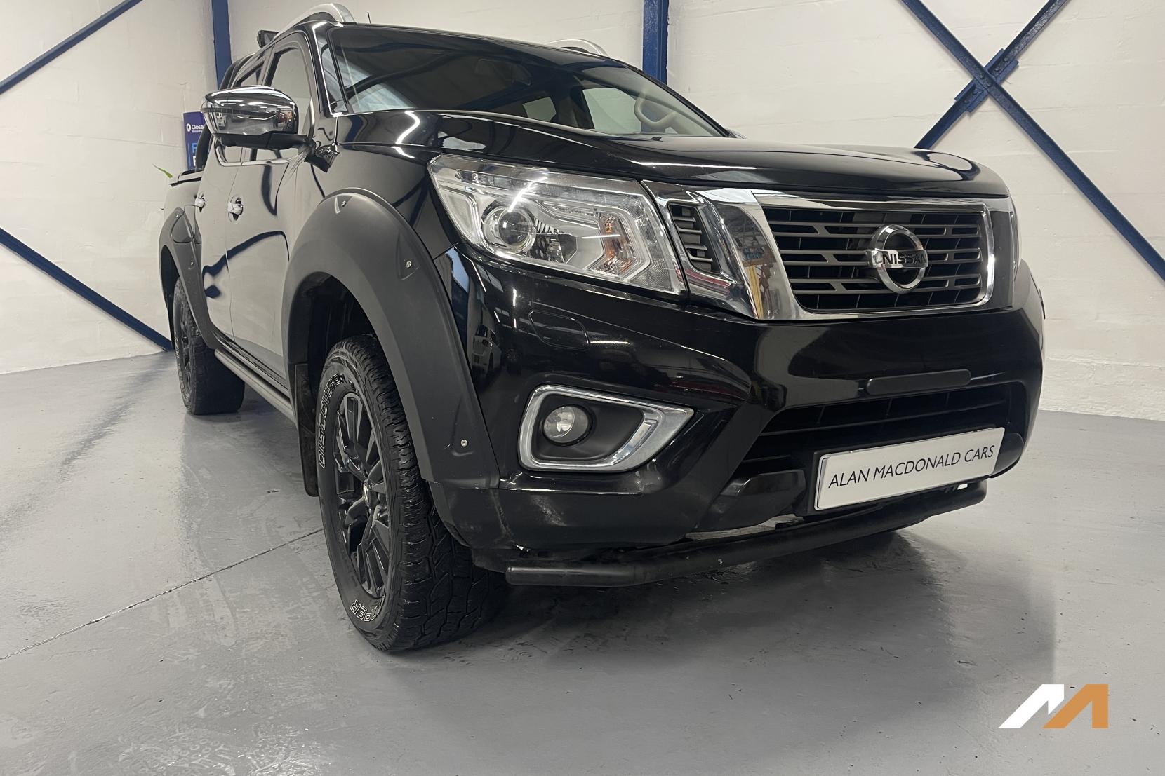 Nissan Navara 2.3 dCi Tekna Pickup 4dr Diesel Auto 4WD Euro 6 (190 ps)