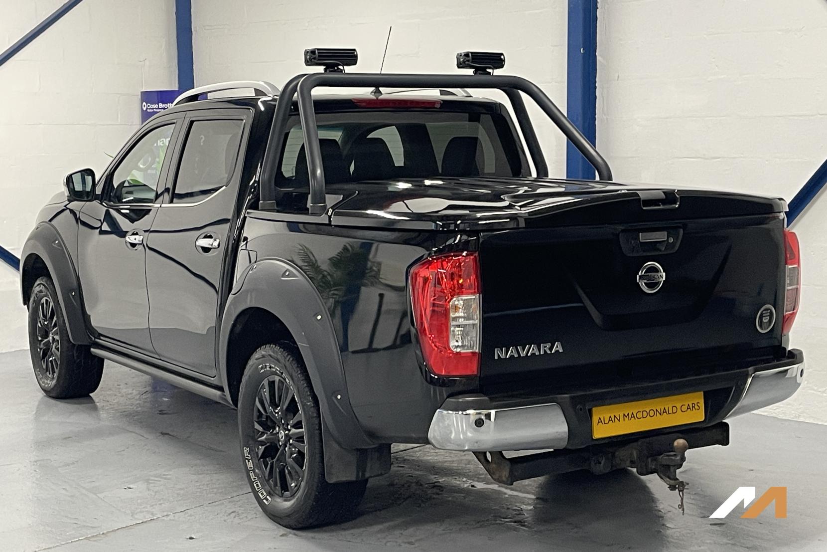 Nissan Navara 2.3 dCi Tekna Pickup 4dr Diesel Auto 4WD Euro 6 (190 ps)