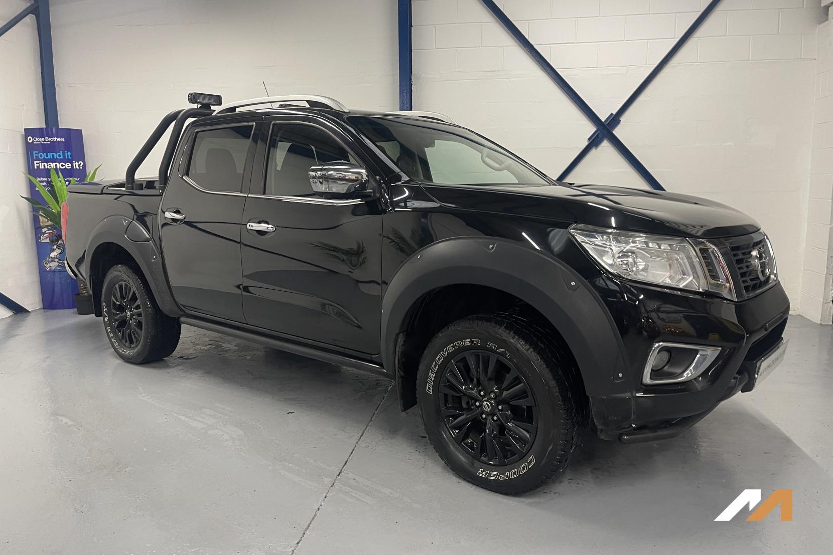 Nissan Navara 2.3 dCi Tekna Pickup 4dr Diesel Auto 4WD Euro 6 (190 ps)