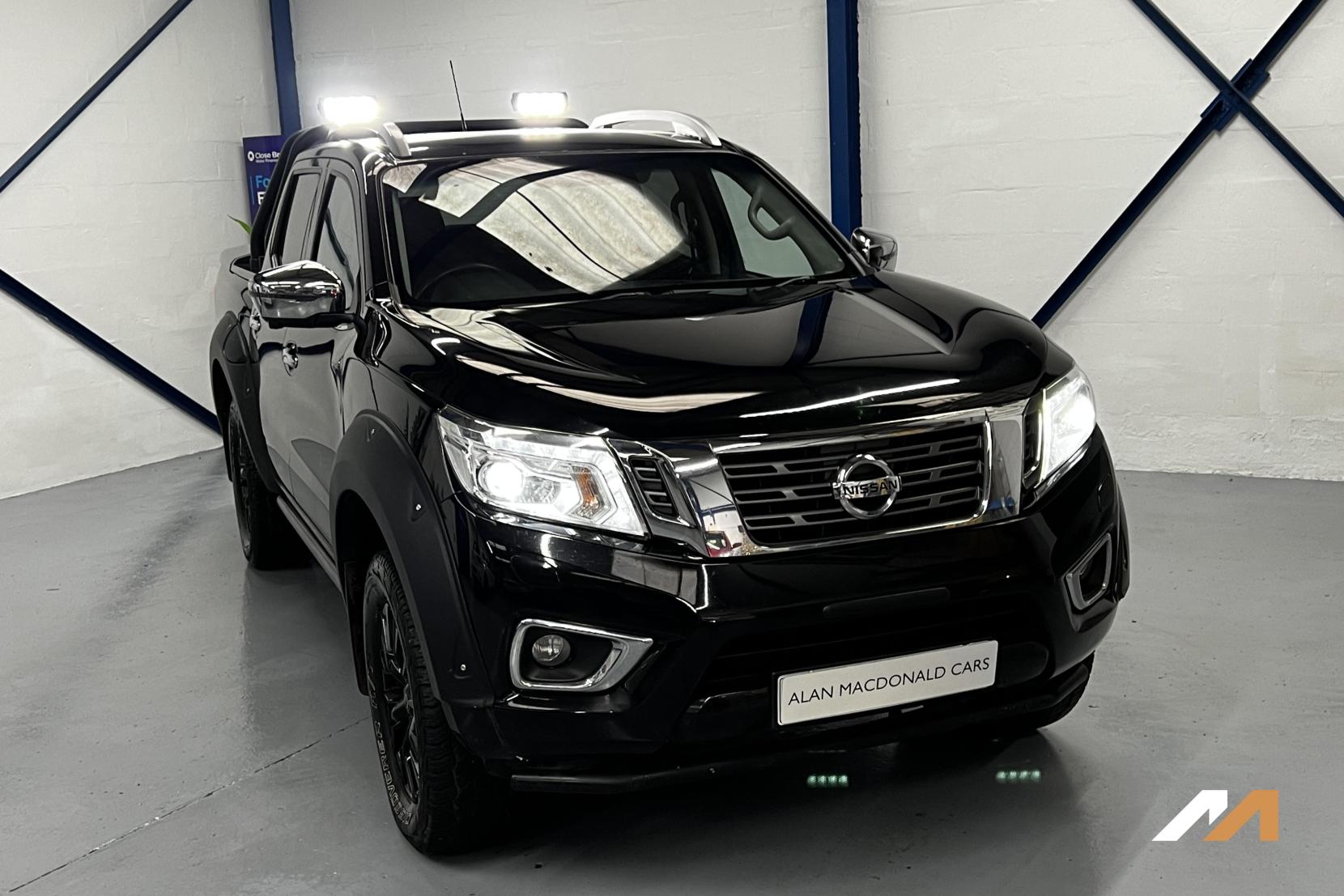 Nissan Navara 2.3 dCi Tekna Pickup 4dr Diesel Auto 4WD Euro 6 (190 ps)