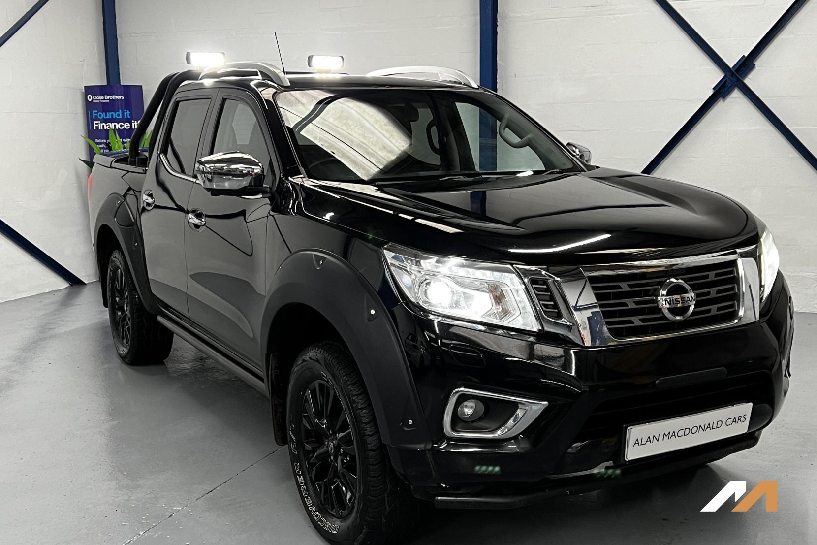 Nissan Navara 2.3 dCi Tekna Pickup 4dr Diesel Auto 4WD Euro 6 (190 ps)