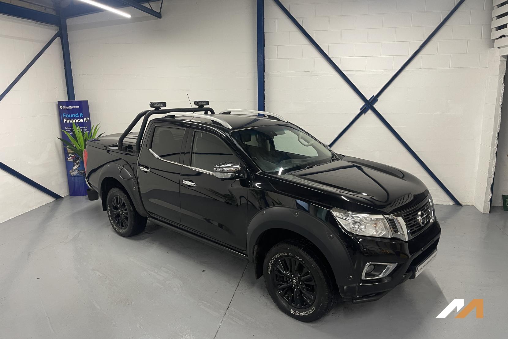 Nissan Navara 2.3 dCi Tekna Pickup 4dr Diesel Auto 4WD Euro 6 (190 ps)