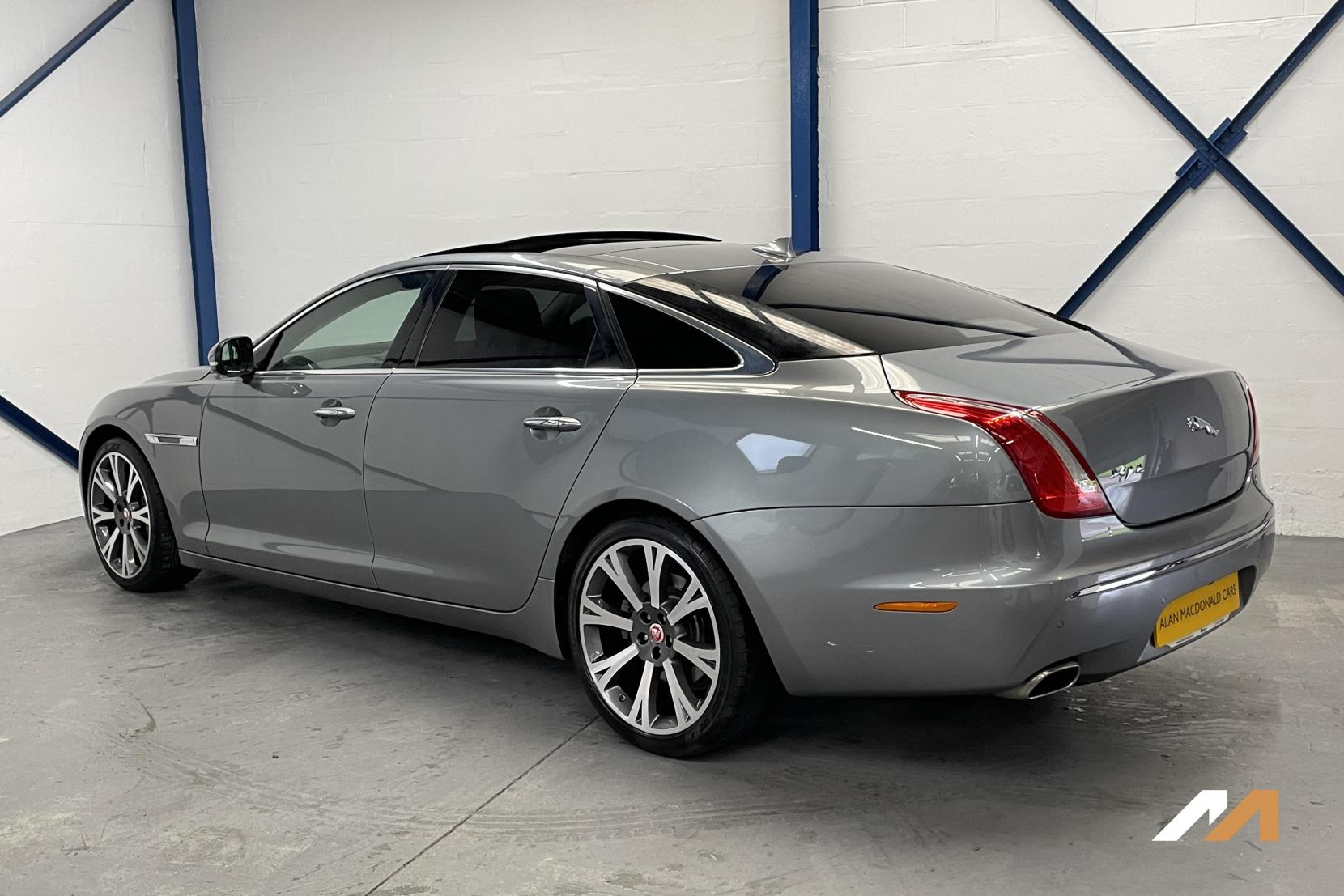 Jaguar XJ 3.0d V6 Portfolio Saloon 4dr Diesel Auto Euro 5 (s/s) (LWB) (275 ps)