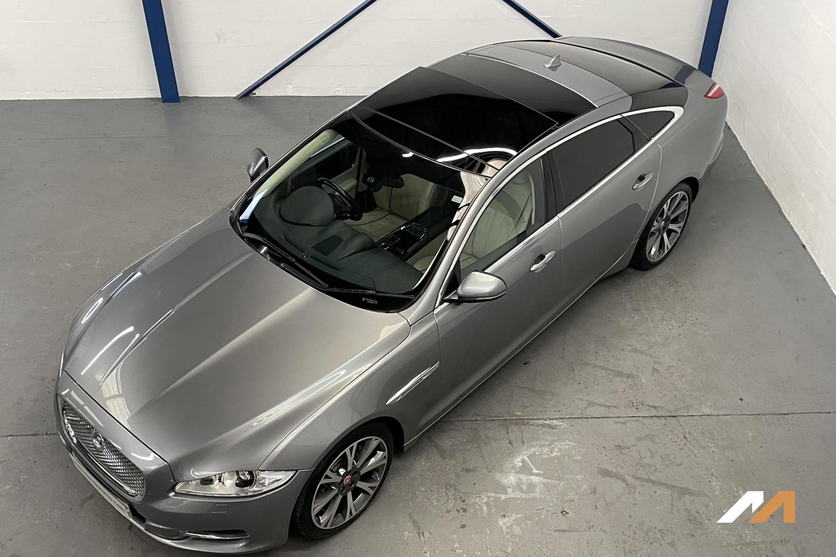 Jaguar XJ 3.0d V6 Portfolio Saloon 4dr Diesel Auto Euro 5 (s/s) (LWB) (275 ps)