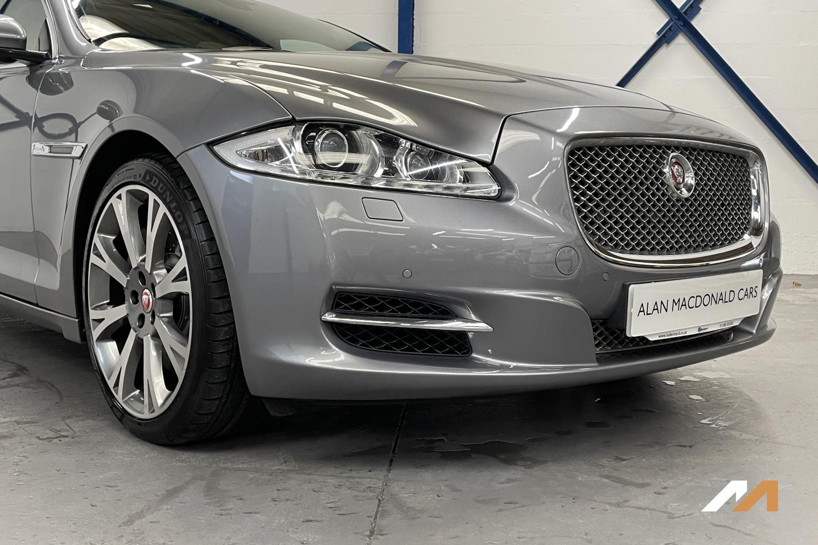 Jaguar XJ 3.0d V6 Portfolio Saloon 4dr Diesel Auto Euro 5 (s/s) (LWB) (275 ps)