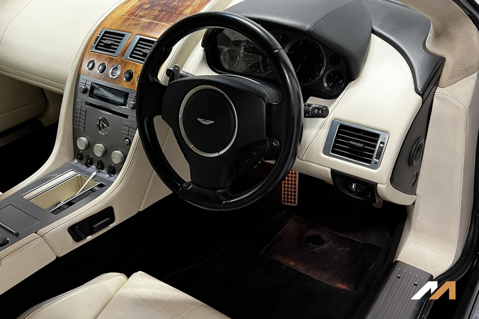Aston Martin DB9 5.9 Volante 2dr Petrol Seq (EU4) (394 g/km, 450 bhp)