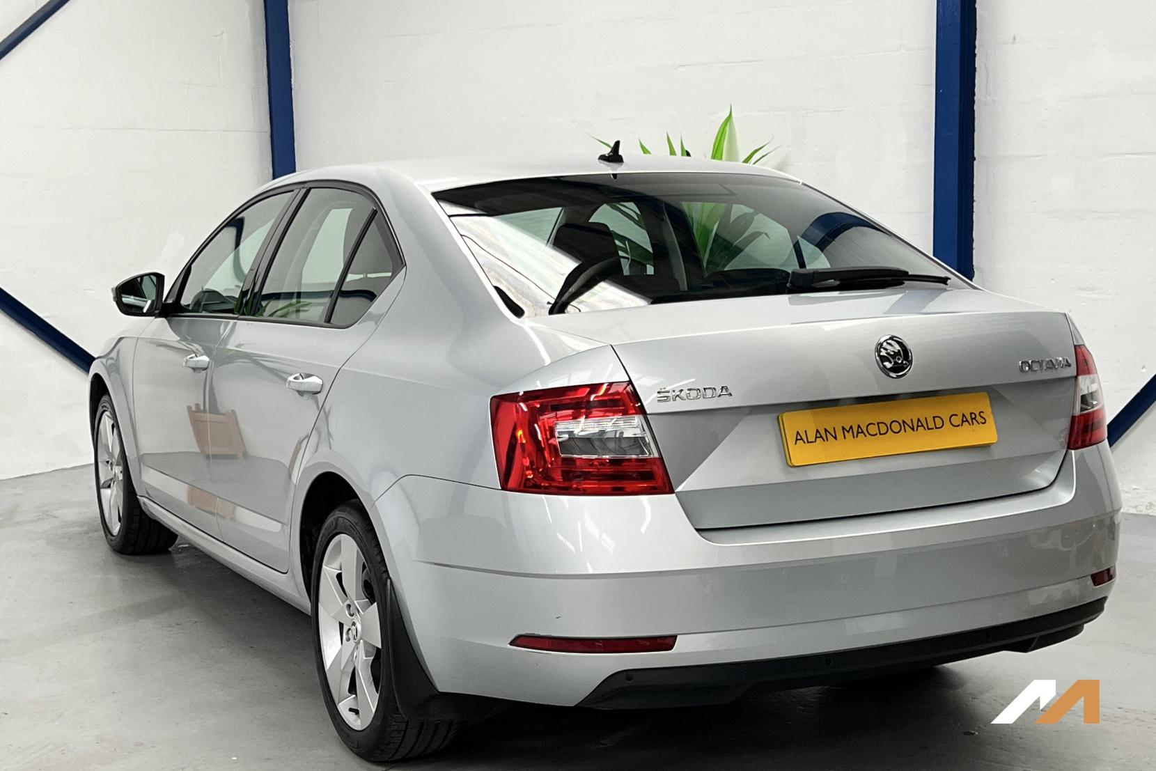 Skoda Octavia 2.0 TDI SE Drive Hatchback 5dr Diesel Manual Euro 6 (s/s) (150 ps)