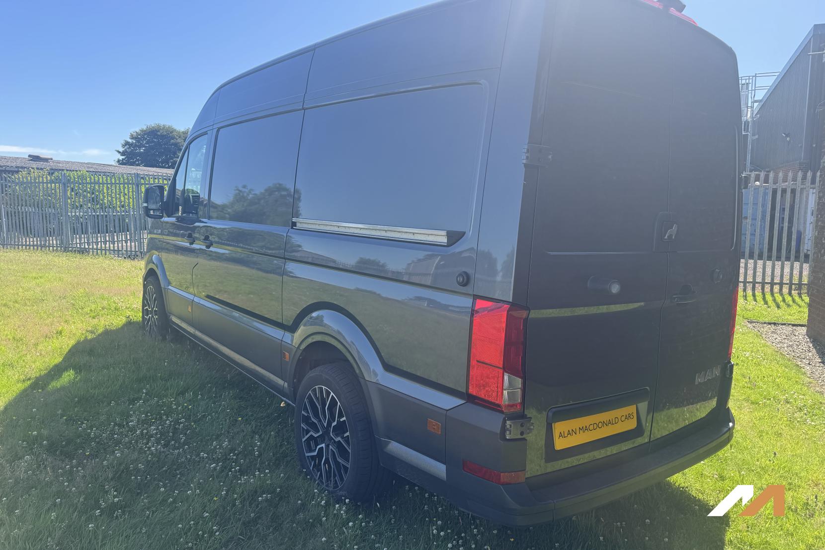MAN TGE 2.0 BiTurbo 3180d Panel Van 5dr Diesel Manual 4WD Standard Medium Roof Euro 6 (s/s) (177 ps)