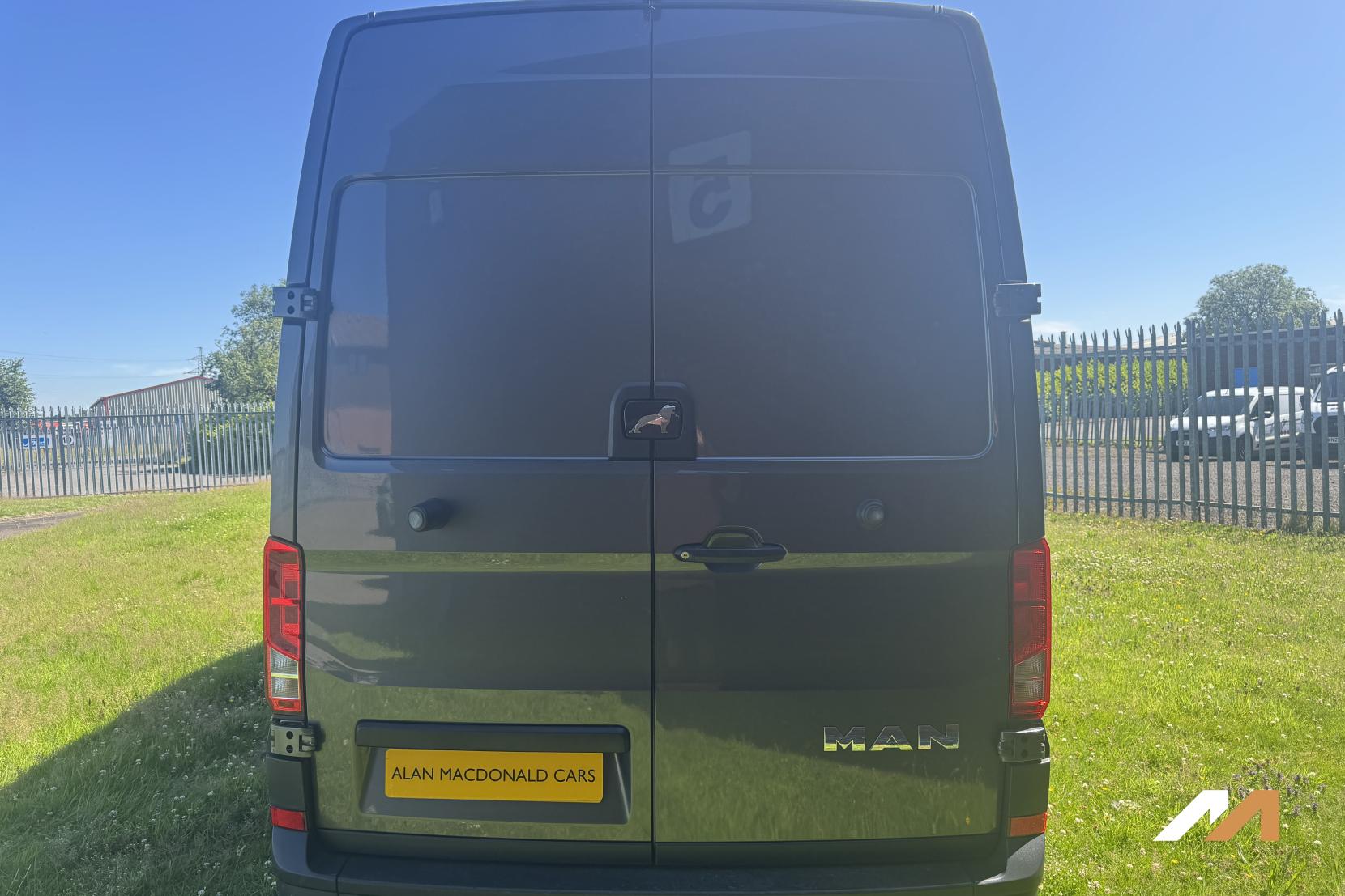 MAN TGE 2.0 BiTurbo 3180d Panel Van 5dr Diesel Manual 4WD Standard Medium Roof Euro 6 (s/s) (177 ps)