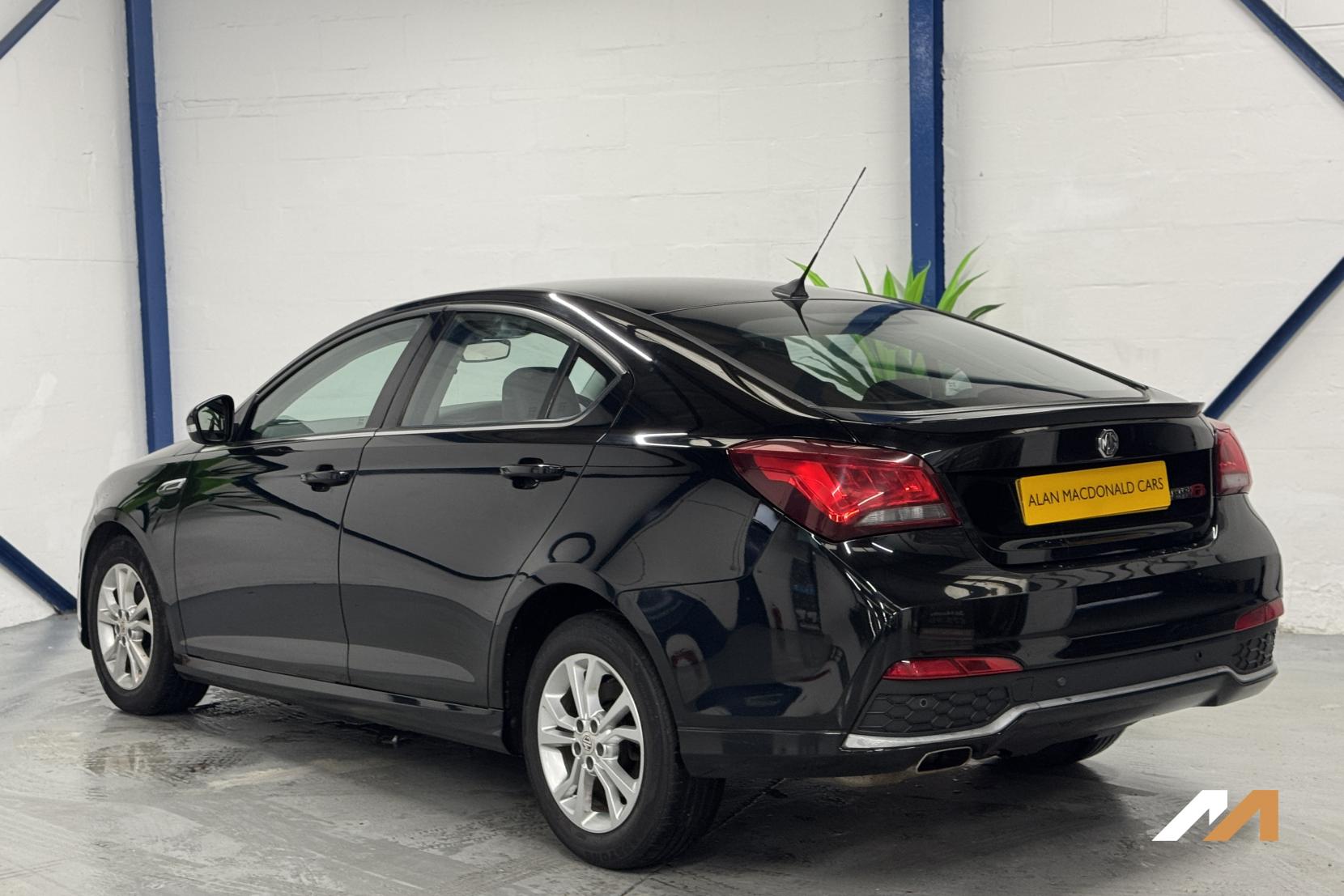 MG MG6 1.9 DTi Tech TS Hatchback 5dr Diesel Manual Euro 5 (s/s) (150 ps)