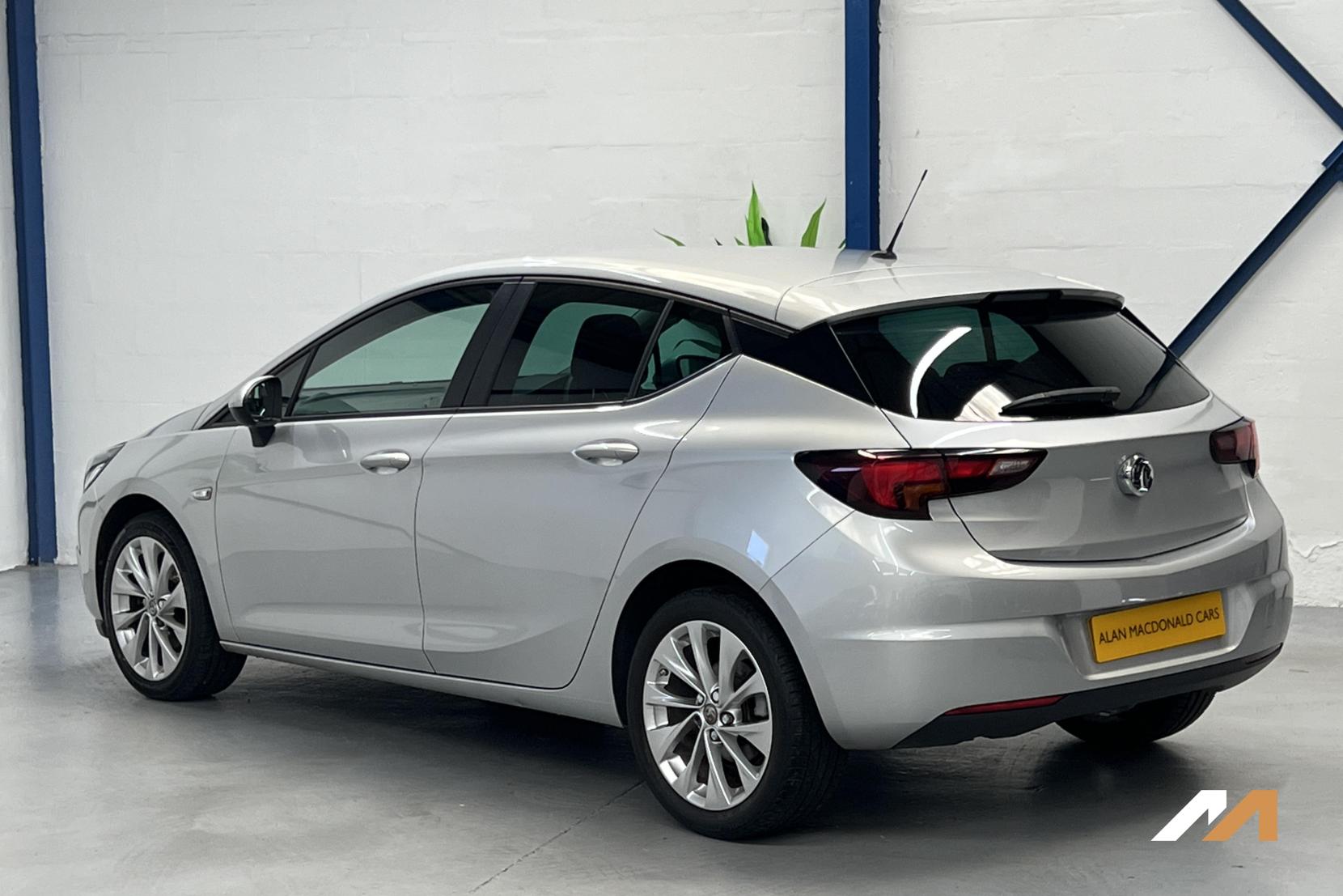 Vauxhall Astra 1.0i Turbo ecoTEC Design Hatchback 5dr Petrol Manual Euro 6 (s/s) (105 ps)