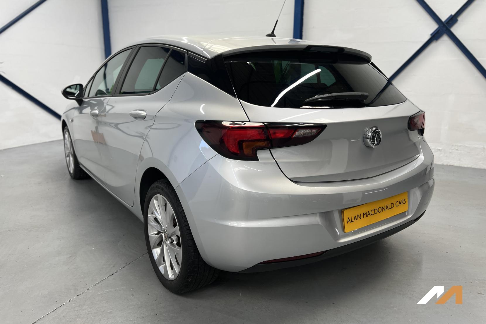 Vauxhall Astra 1.0i Turbo ecoTEC Design Hatchback 5dr Petrol Manual Euro 6 (s/s) (105 ps)