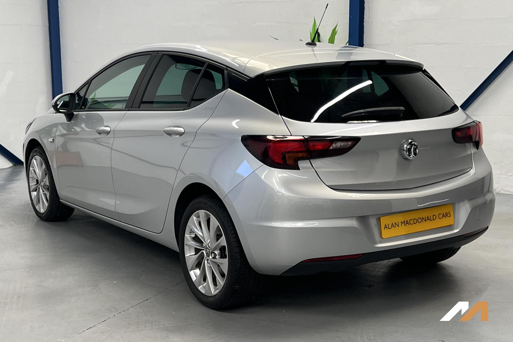 Vauxhall Astra 1.0i Turbo ecoTEC Design Hatchback 5dr Petrol Manual Euro 6 (s/s) (105 ps)