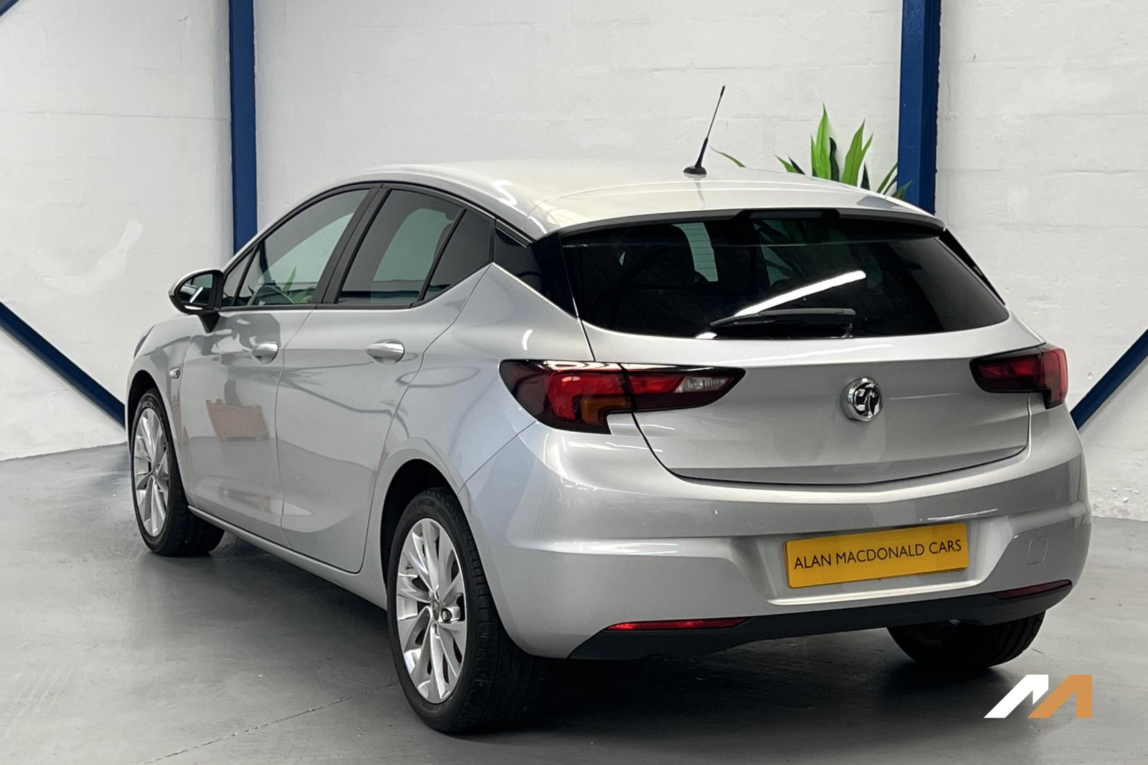 Vauxhall Astra 1.0i Turbo ecoTEC Design Hatchback 5dr Petrol Manual Euro 6 (s/s) (105 ps)