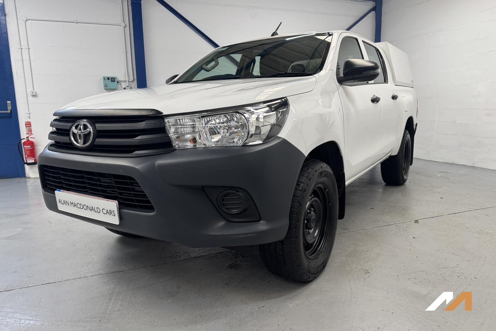 Toyota Hilux 2.4 D-4D Active Pickup Double Cab 4dr Diesel Manual 4WD Euro 6 (s/s) (150 ps)