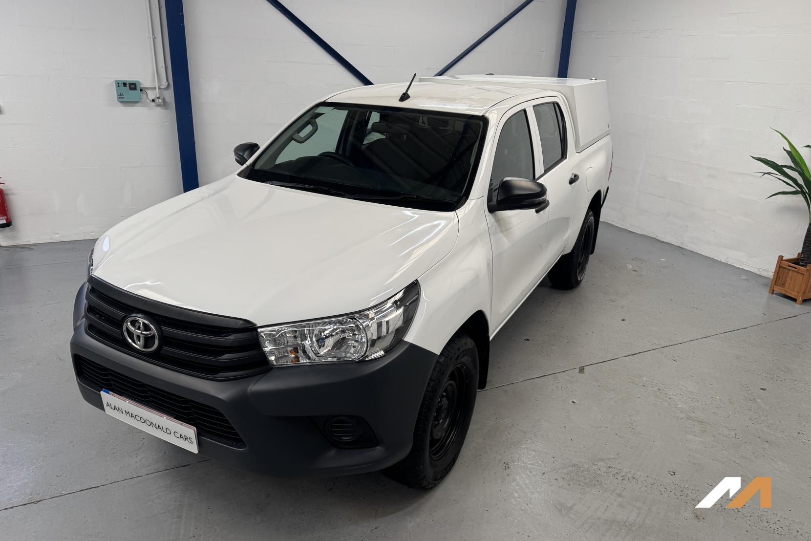 Toyota Hilux 2.4 D-4D Active Pickup Double Cab 4dr Diesel Manual 4WD Euro 6 (s/s) (150 ps)