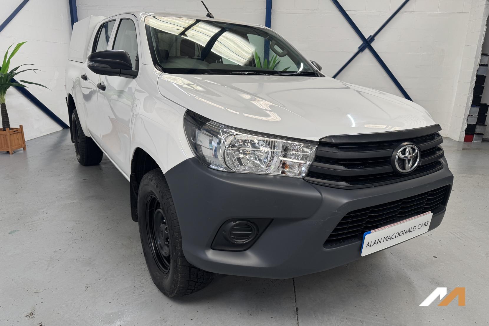 Toyota Hilux 2.4 D-4D Active Pickup Double Cab 4dr Diesel Manual 4WD Euro 6 (s/s) (150 ps)