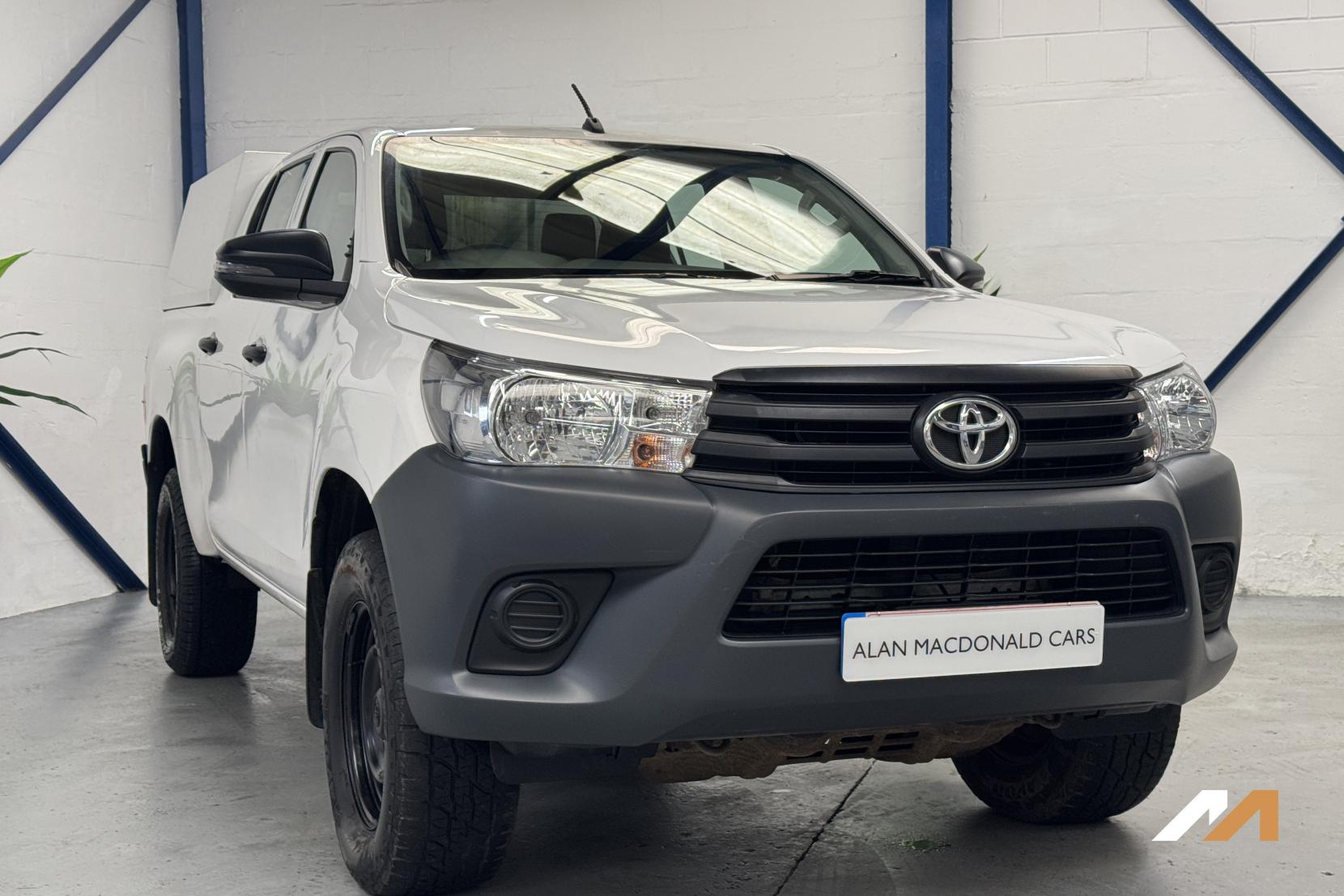 Toyota Hilux 2.4 D-4D Active Pickup Double Cab 4dr Diesel Manual 4WD Euro 6 (s/s) (150 ps)