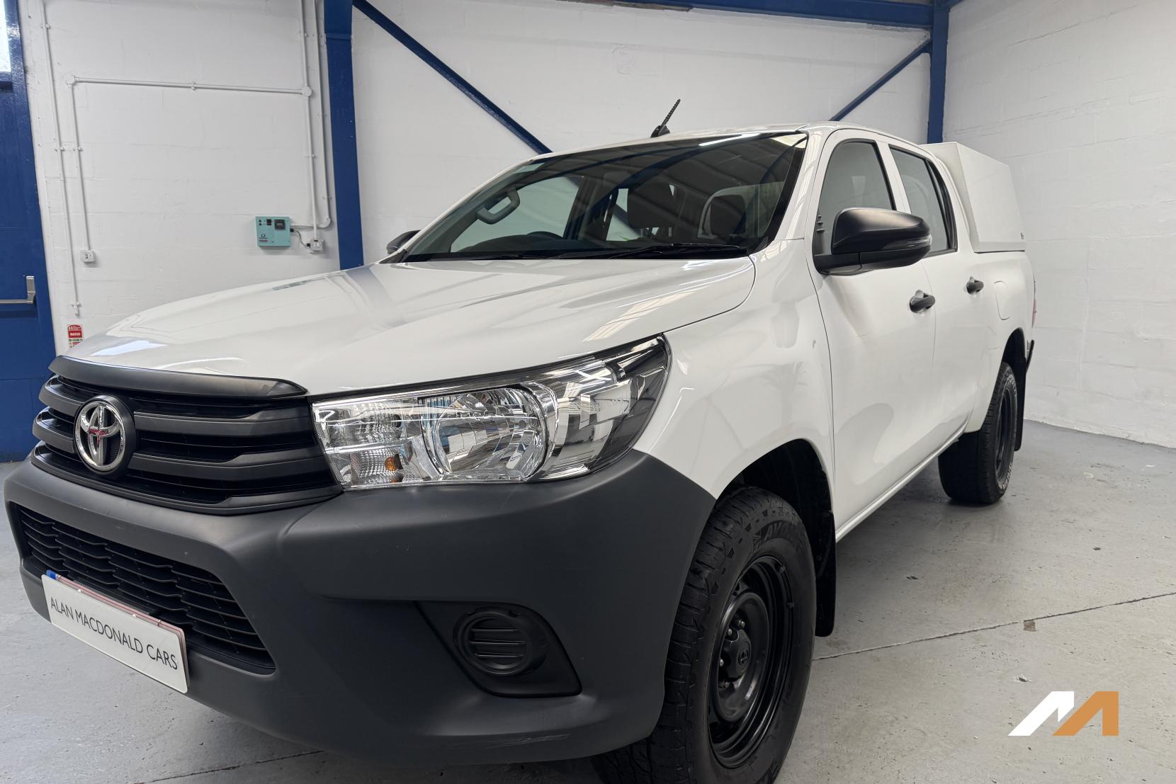 Toyota Hilux 2.4 D-4D Active Pickup Double Cab 4dr Diesel Manual 4WD Euro 6 (s/s) (150 ps)