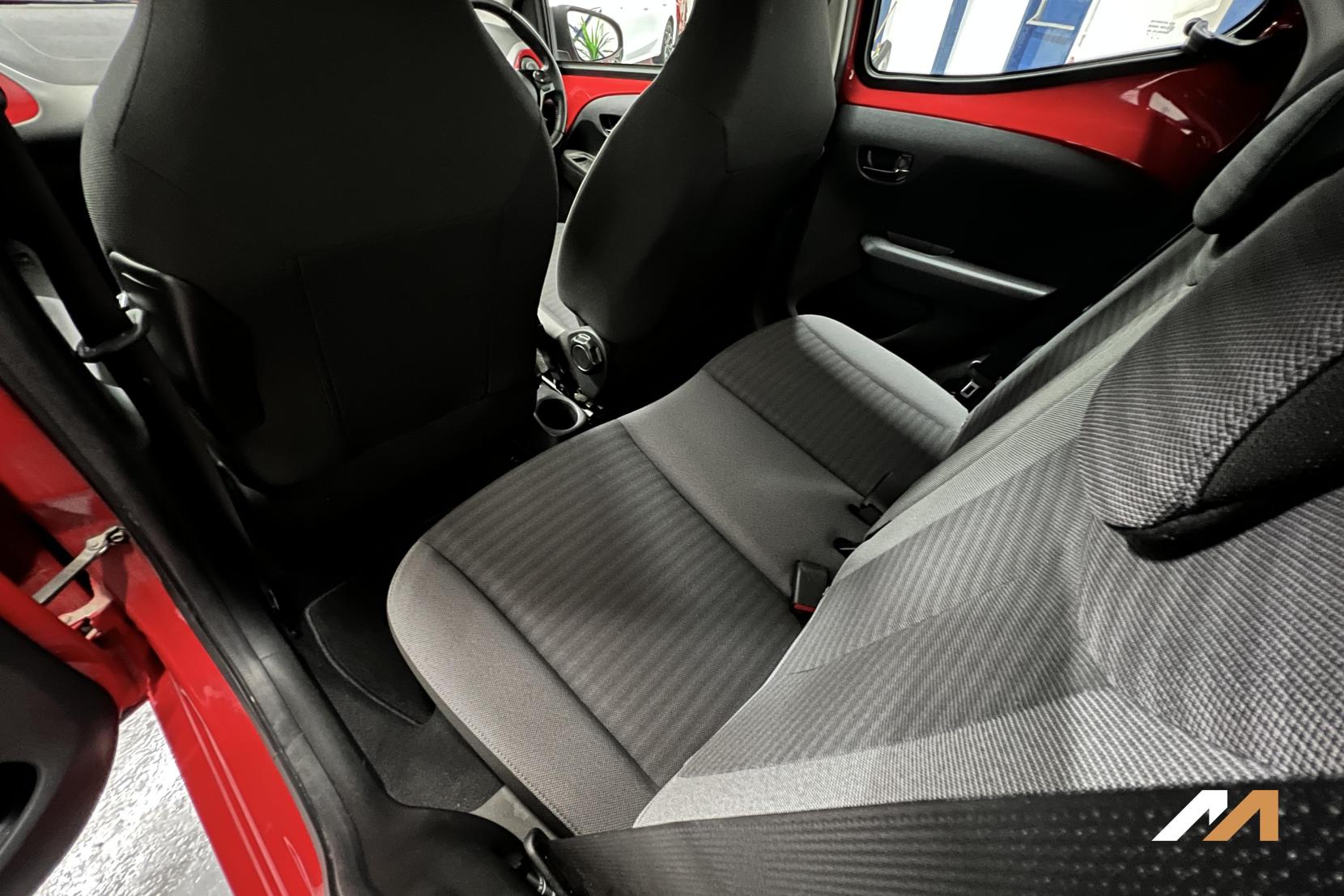 Toyota AYGO 1.0 VVT-i x-play Hatchback 5dr Petrol Manual Euro 6 (71 ps)