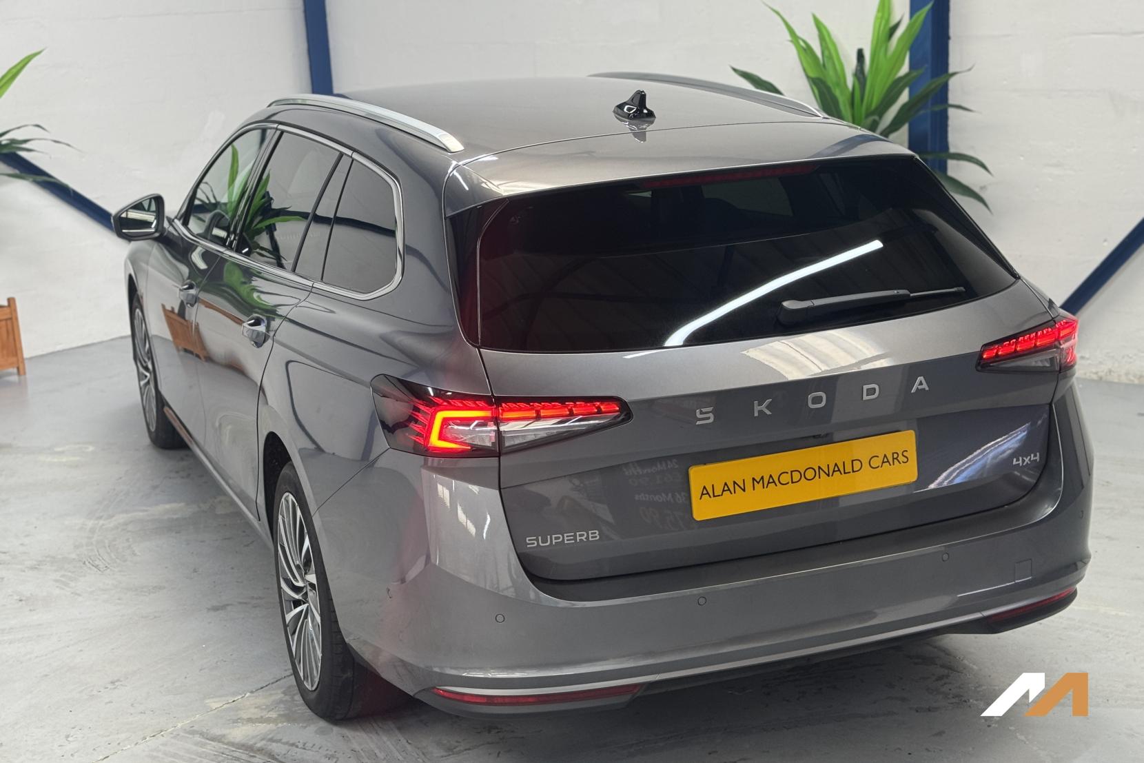 Skoda Superb 2.0 TDI Laurin & Klement Estate 5dr Diesel DSG 4WD Euro 6 (s/s) (193 ps)