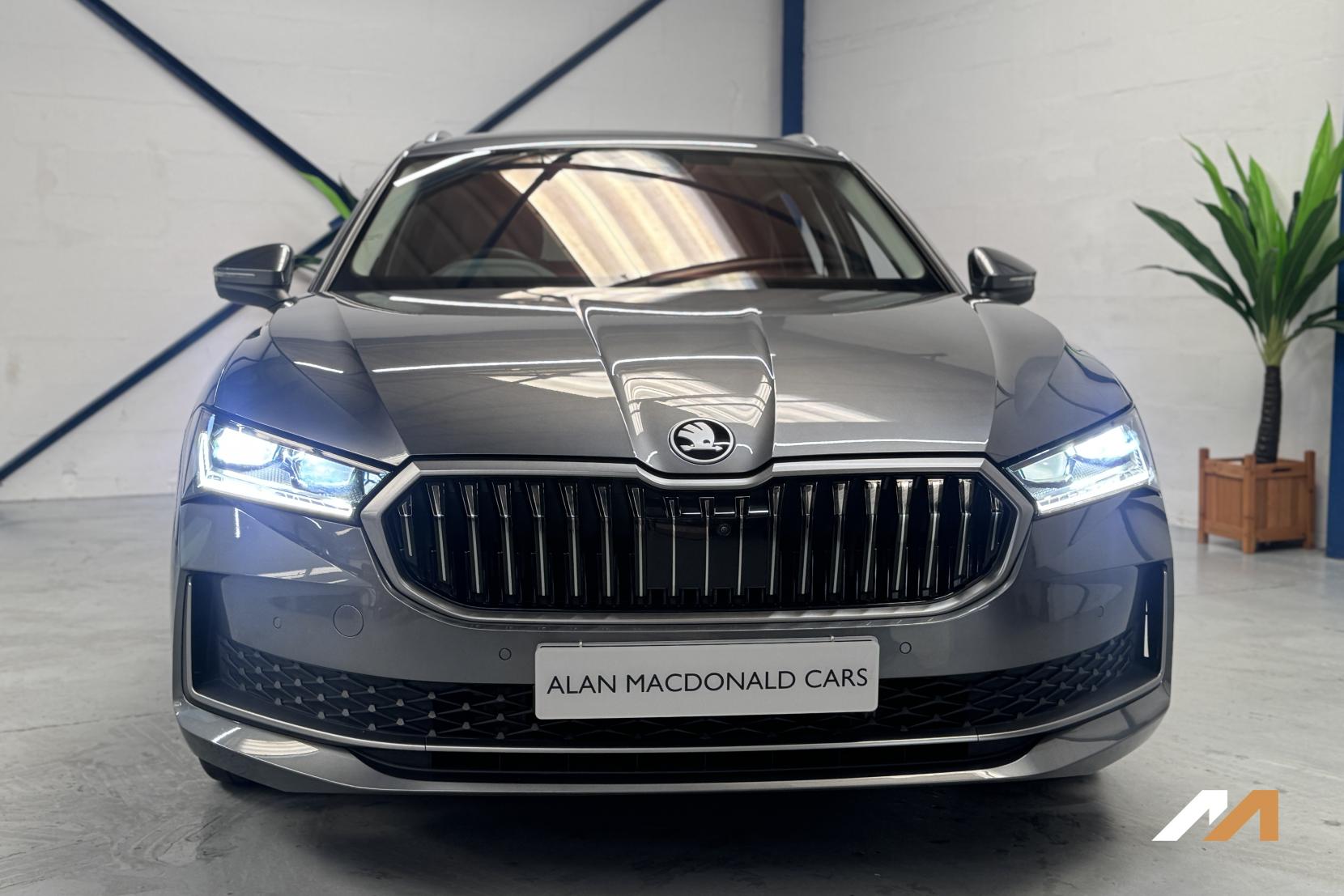 Skoda Superb 2.0 TDI Laurin & Klement Estate 5dr Diesel DSG 4WD Euro 6 (s/s) (193 ps)