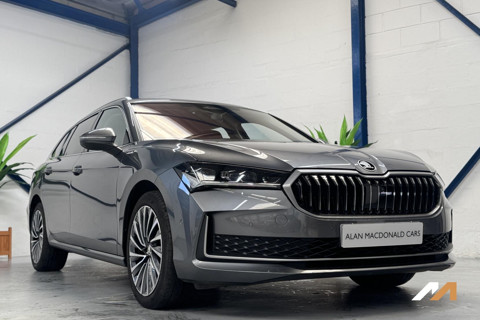 Skoda Superb 2.0 TDI Laurin & Klement Estate 5dr Diesel DSG 4WD Euro 6 (s/s) (193 ps)