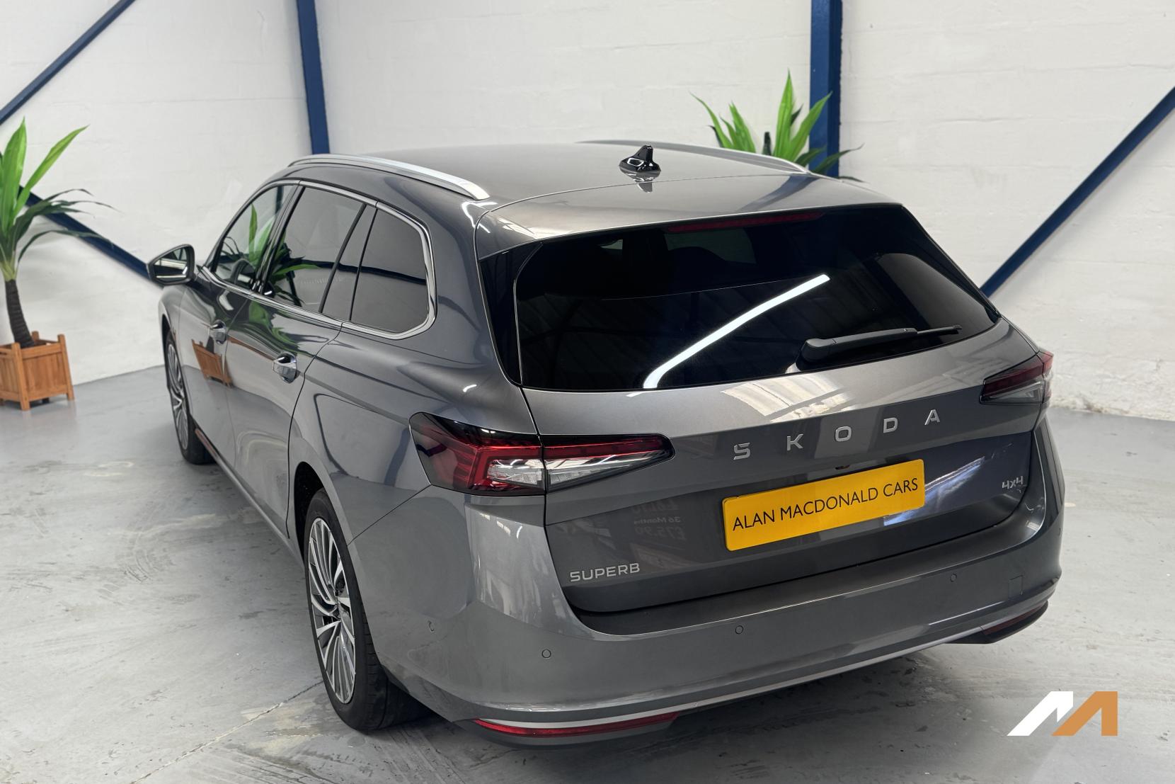 Skoda Superb 2.0 TDI Laurin & Klement Estate 5dr Diesel DSG 4WD Euro 6 (s/s) (193 ps)