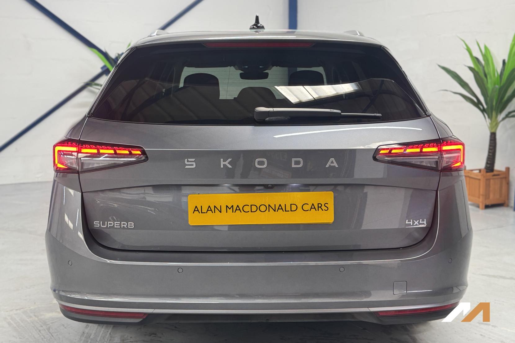 Skoda Superb 2.0 TDI Laurin & Klement Estate 5dr Diesel DSG 4WD Euro 6 (s/s) (193 ps)