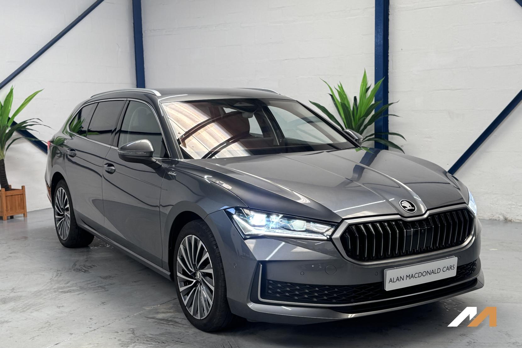 Skoda Superb 2.0 TDI Laurin & Klement Estate 5dr Diesel DSG 4WD Euro 6 (s/s) (193 ps)