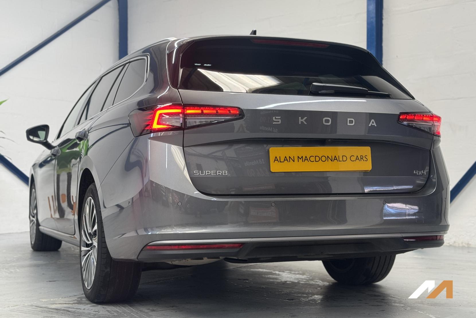 Skoda Superb 2.0 TDI Laurin & Klement Estate 5dr Diesel DSG 4WD Euro 6 (s/s) (193 ps)