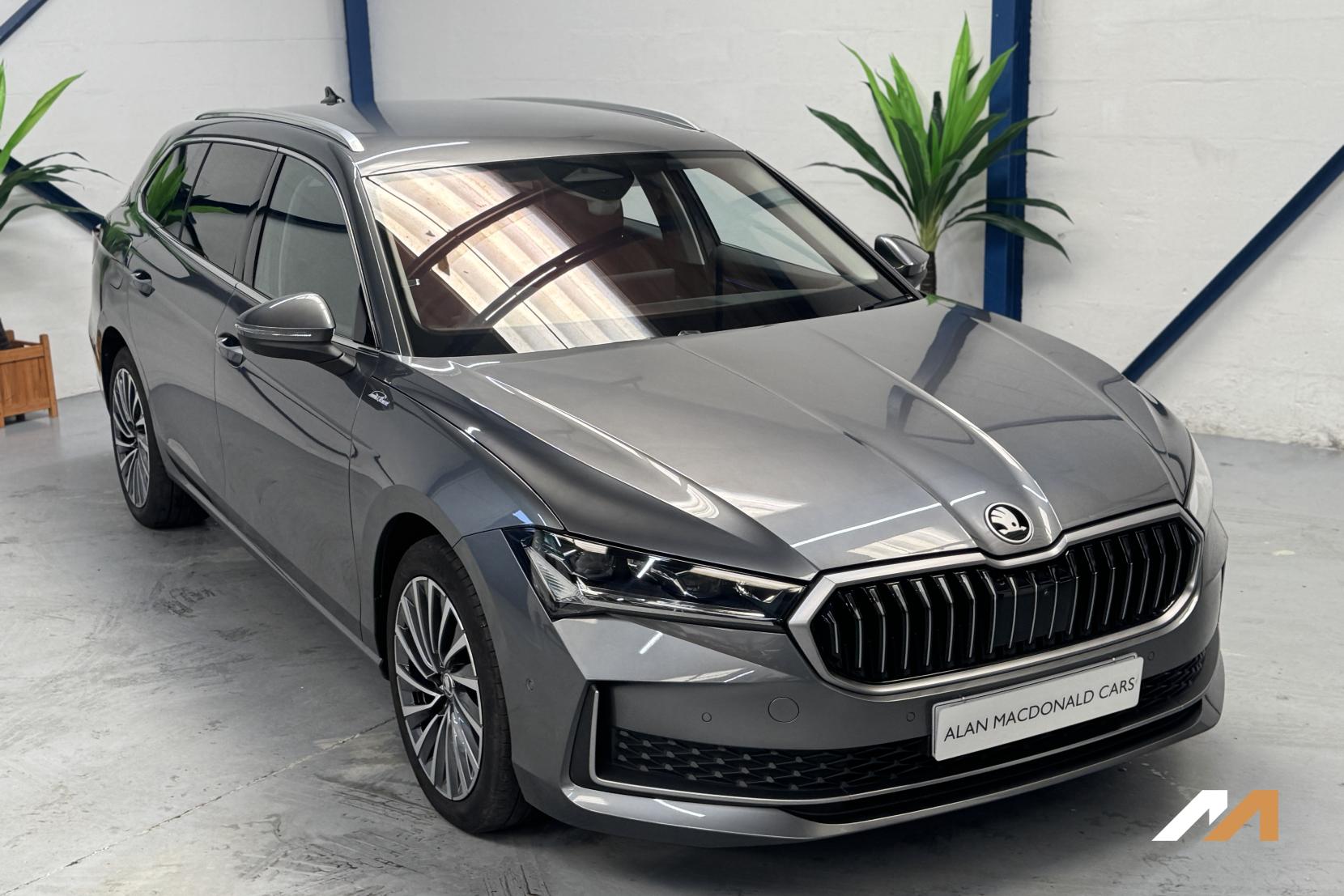 Skoda Superb 2.0 TDI Laurin & Klement Estate 5dr Diesel DSG 4WD Euro 6 (s/s) (193 ps)