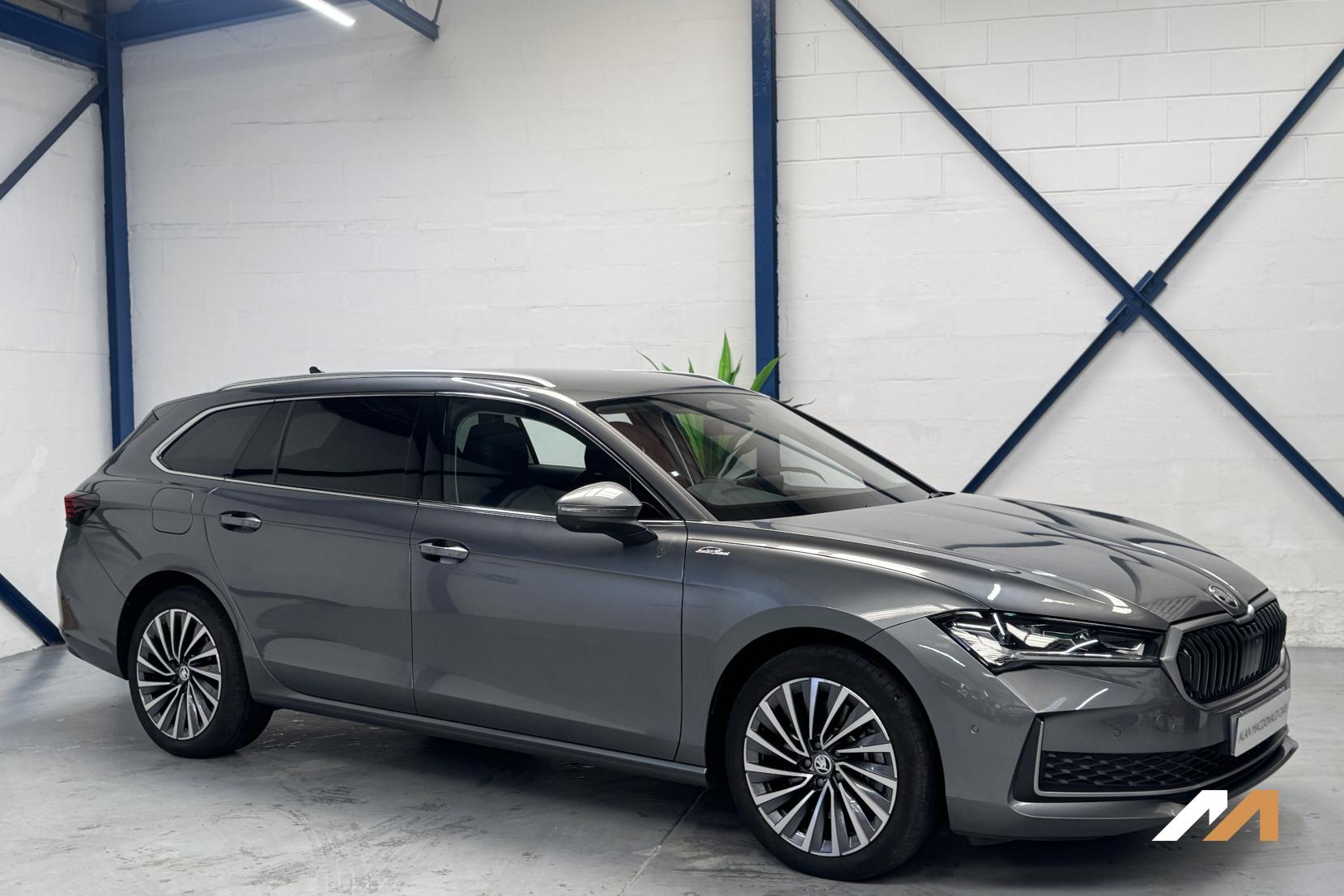 Skoda Superb 2.0 TDI Laurin & Klement Estate 5dr Diesel DSG 4WD Euro 6 (s/s) (193 ps)