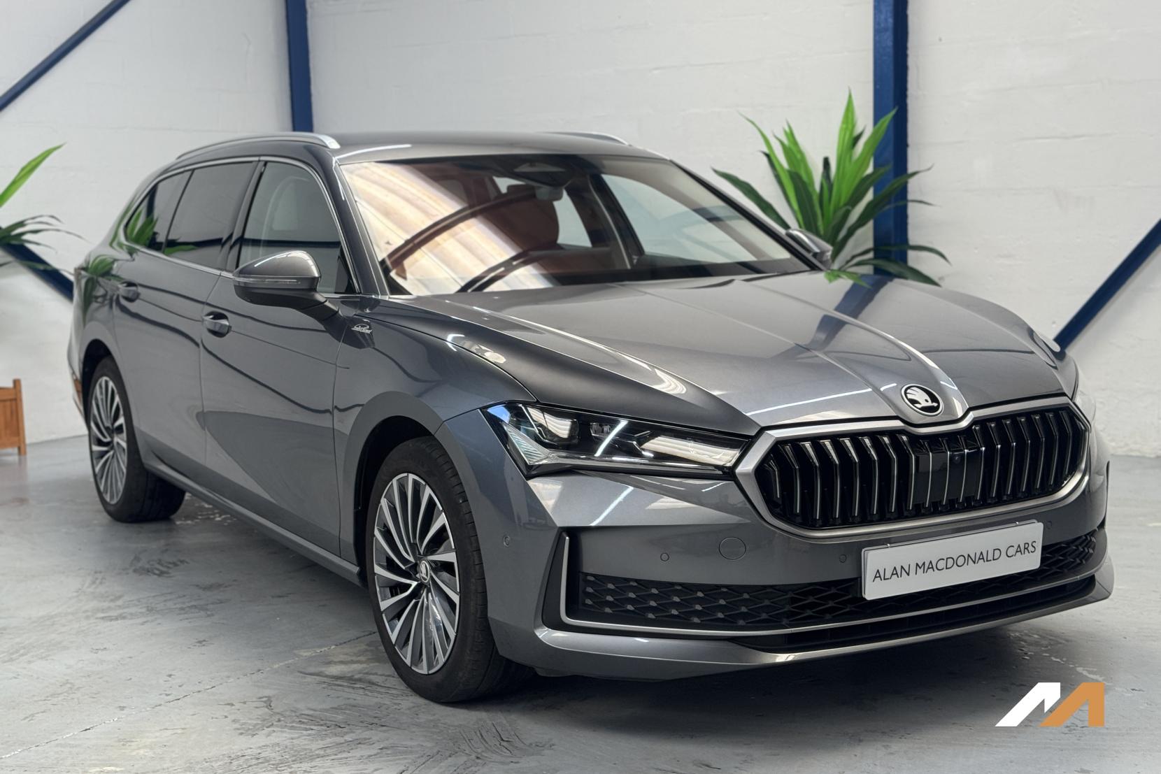 Skoda Superb 2.0 TDI Laurin & Klement Estate 5dr Diesel DSG 4WD Euro 6 (s/s) (193 ps)