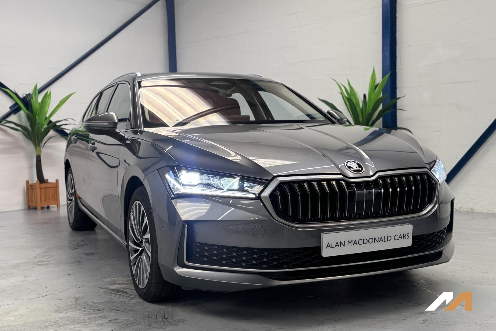 Skoda Superb 2.0 TDI Laurin & Klement Estate 5dr Diesel DSG 4WD Euro 6 (s/s) (193 ps)